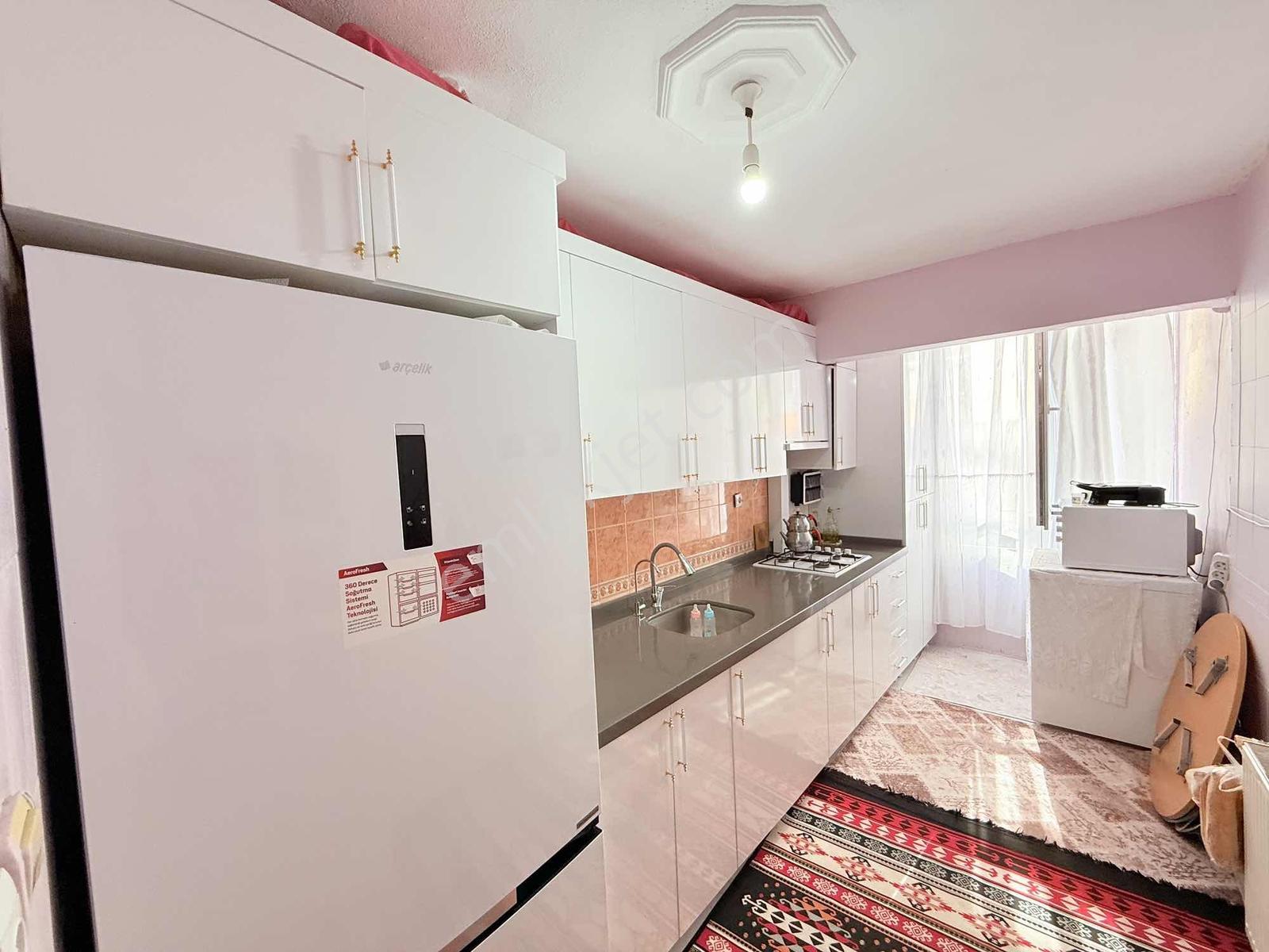 Arzu Emlak'tan Zübeyde Hanım Mah Satılık 3+1 120 M2 Ara Kat — fotoğraf 9