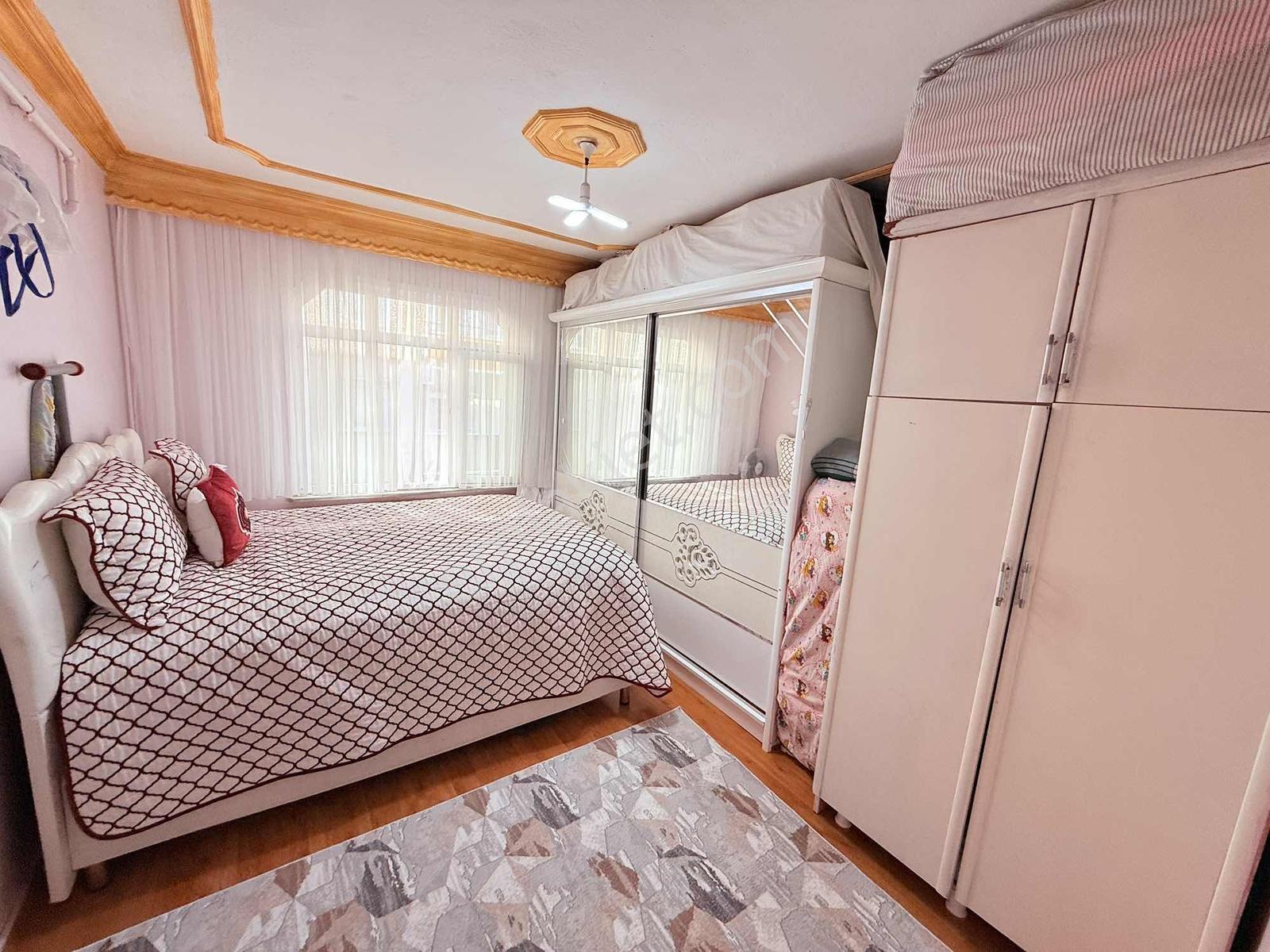 Arzu Emlak'tan Zübeyde Hanım Mah Satılık 3+1 120 M2 Ara Kat — fotoğraf 15
