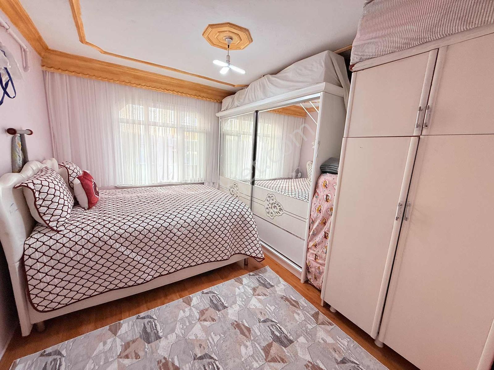 Arzu Emlak'tan Zübeyde Hanım Mah Satılık 3+1 120 M2 Ara Kat — fotoğraf 16