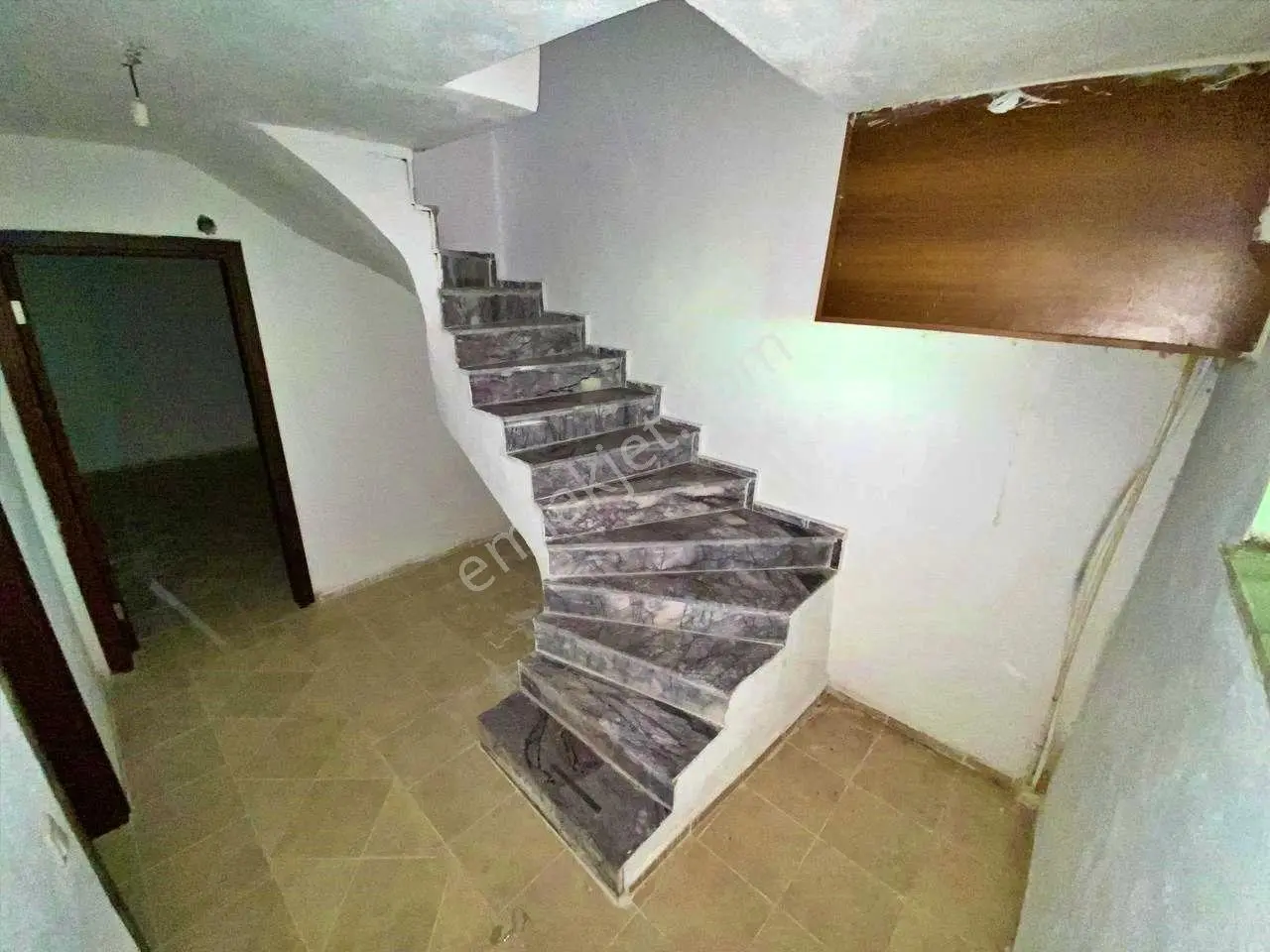 Uytundan Edremitte Daire Fiyatına 5+1 Satılık Tripleks Villa — fotoğraf 20