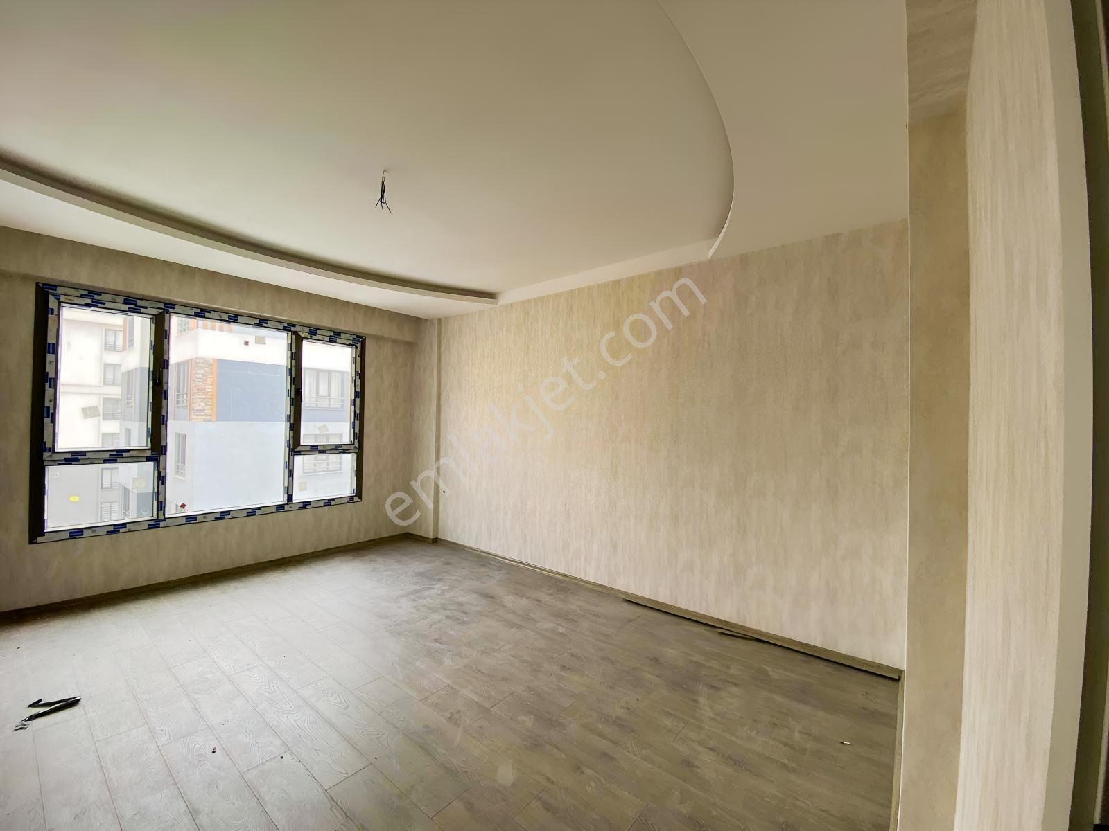 Akşemsettin Genç Osman Caddesi Yanında Satılık 110M² 2+1 Daire