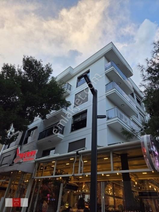 Bornova Büyükpark Ultra Lüx Yüksek Kiracılı Daire — fotoğraf 2
