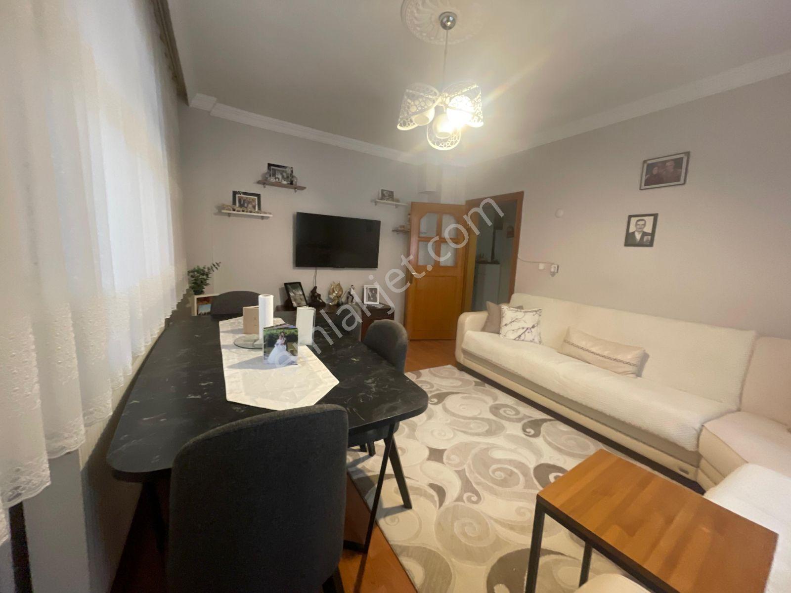 75.yıl Merkezi Konumda 2+1 Satılık Yüksek Giriş Daire — fotoğraf 2