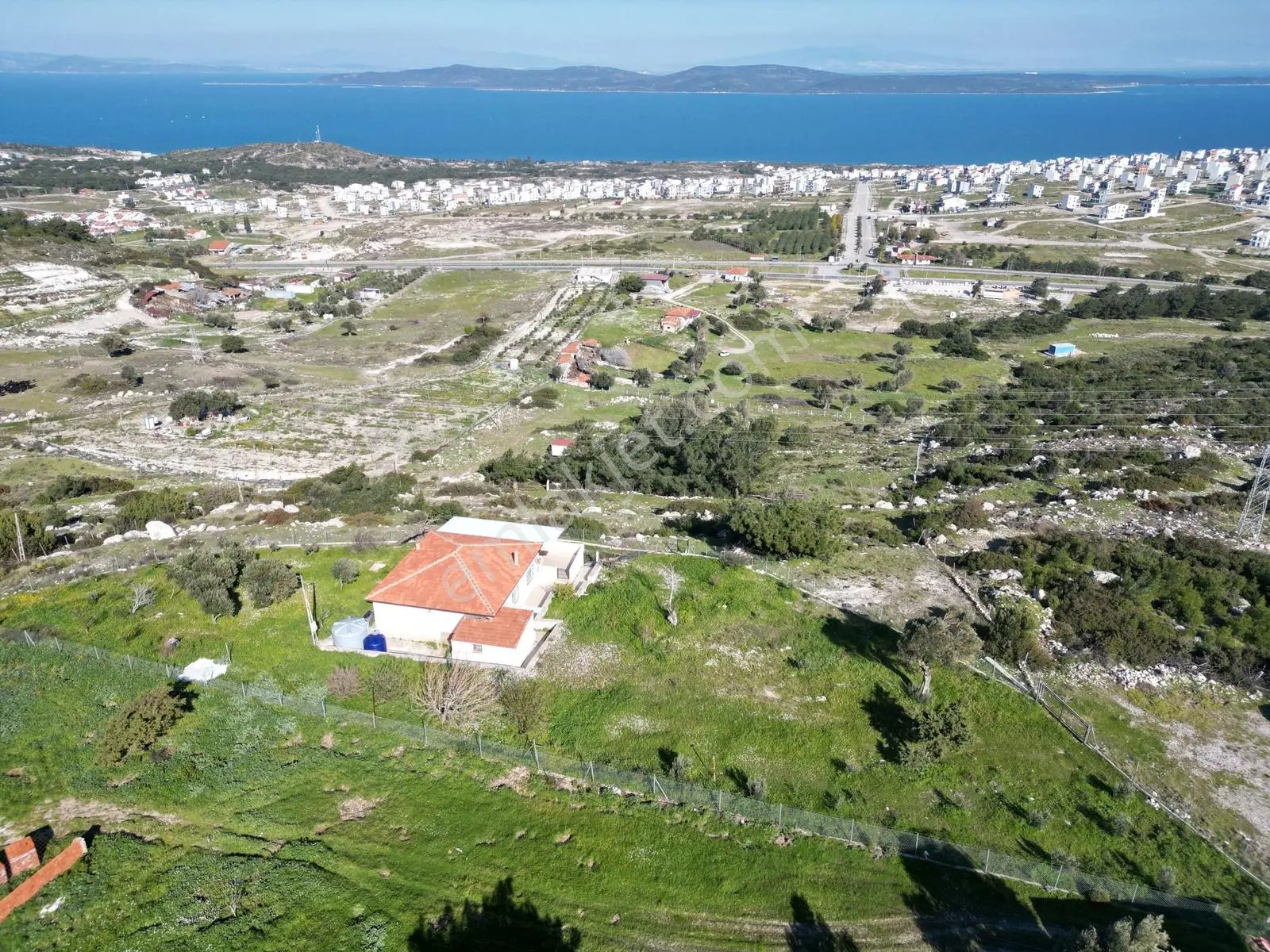 İzmir Karaburun'da Panoramik Deniz Manzaralı Ev Ve Arsası — fotoğraf 3