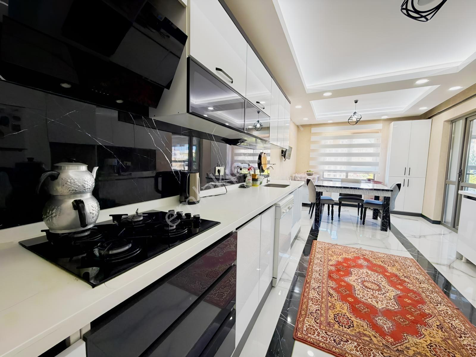 Mehmet Zengin'den 195 M2 4+1 Kapalı Otoparklı Süper Lüks Sitede — fotoğraf 5
