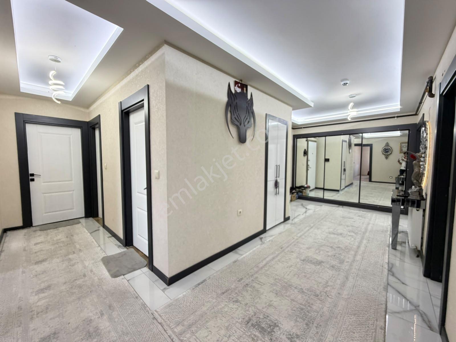 Mehmet Zengin'den 195 M2 4+1 Kapalı Otoparklı Süper Lüks Sitede — fotoğraf 13