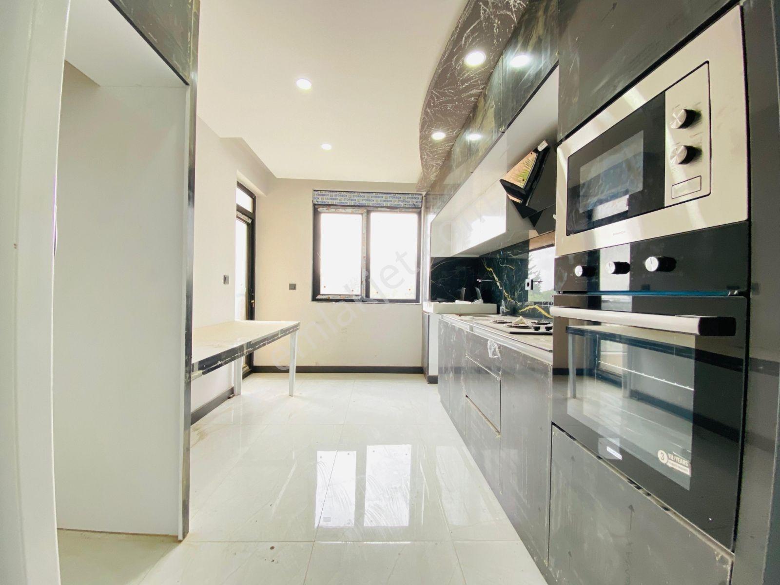 Havuzlu Güvenlikli Site'de 3+1 140 M² Ebevyn Banyolu Lüks Daire — fotoğraf 2