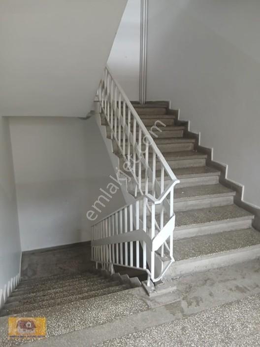 İzzetpaşa Mah. Satılık 2+1 Ara Kat Daire — fotoğraf 4