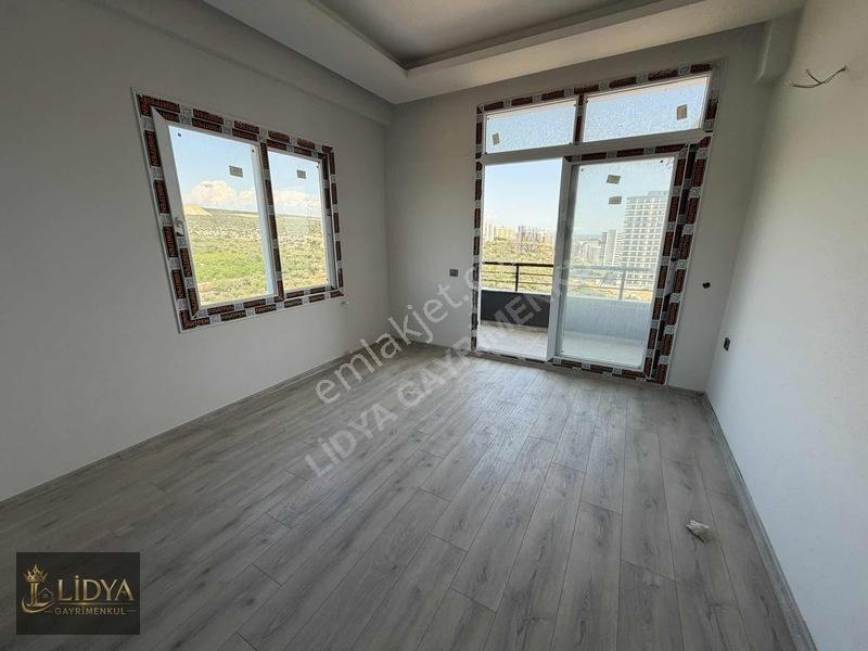 Mersin Ayaş'ta Nezih Aile Sitesinde Satılık 2+1 Daire — fotoğraf 5