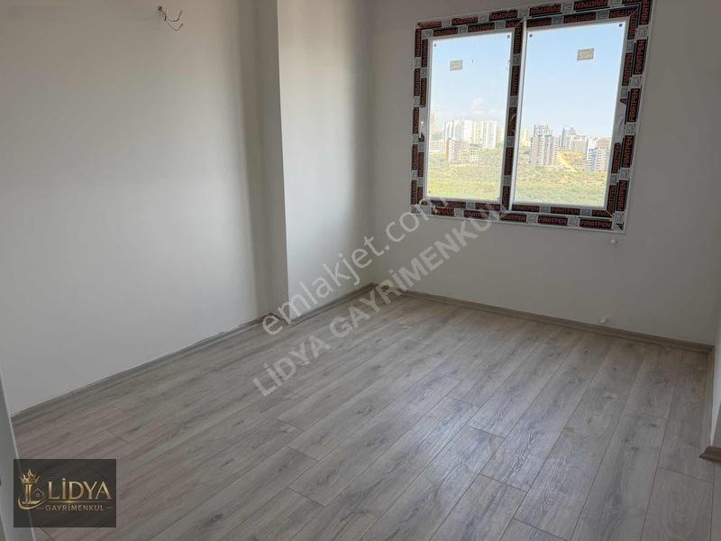Mersin Ayaş'ta Nezih Aile Sitesinde Satılık 2+1 Daire — fotoğraf 13