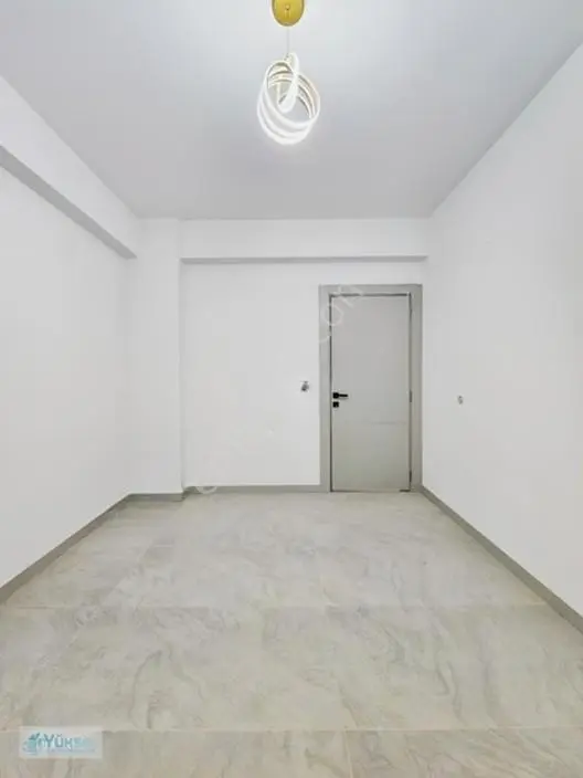 1200 Evler'de 3+1 190 M2 E.banyo-g.odalı Lüks Satılık Daireler ! — fotoğraf 18