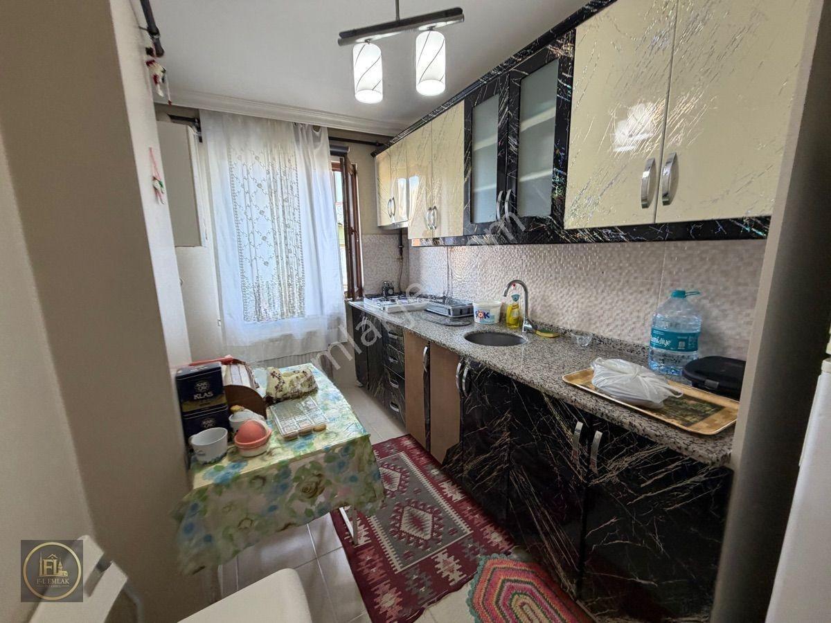 F-l Emlaktan Esatpaşa Merkez İett Garaj Yakını 2+1 Ara Kat Önü Açık — fotoğraf 9