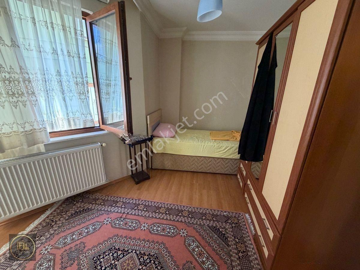 F-l Emlaktan Esatpaşa Merkez İett Garaj Yakını 2+1 Ara Kat Önü Açık — fotoğraf 16