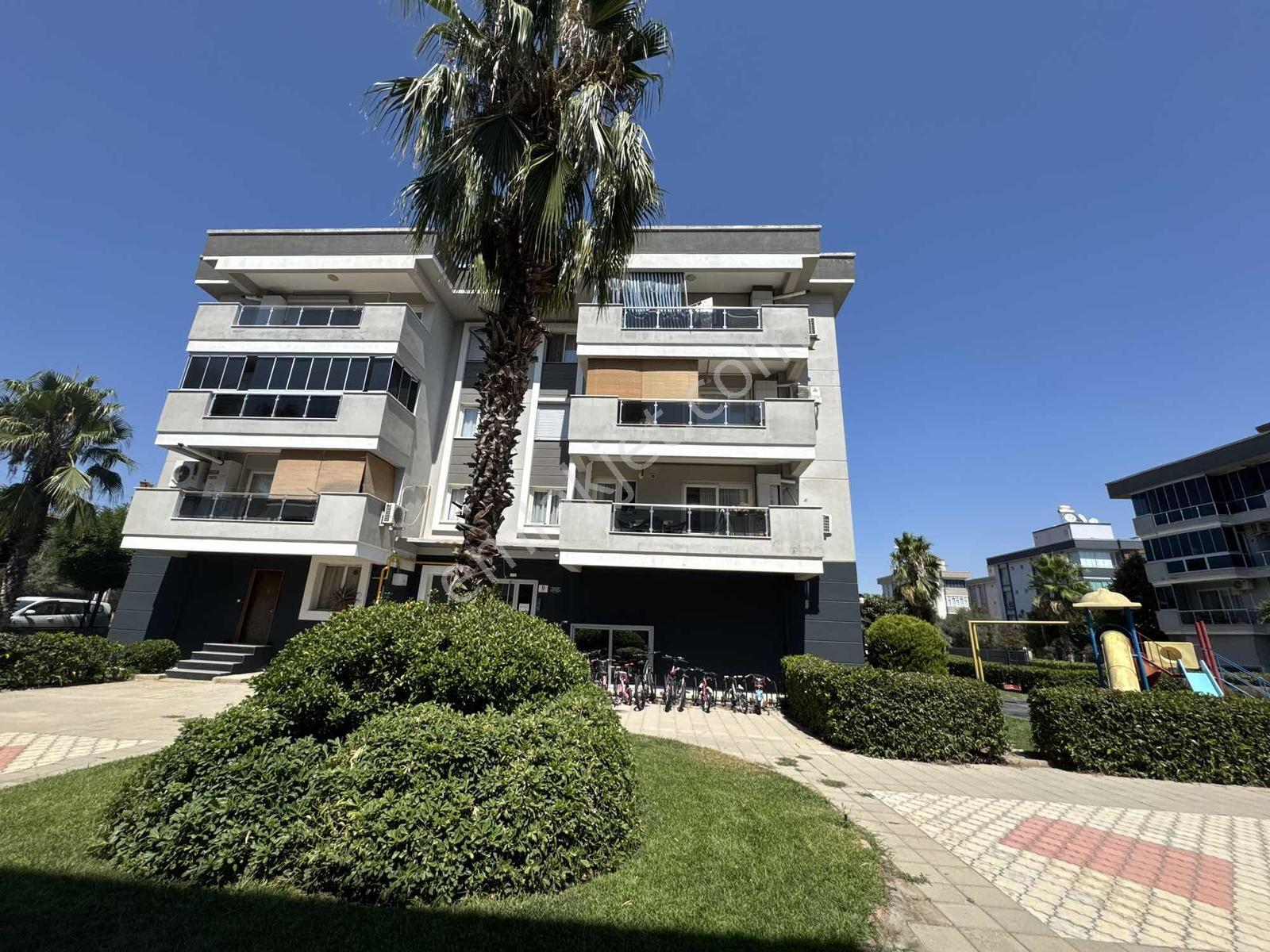 Menderes Coldwell Banker'dan Merkezi Konum Site İçi 2+1 — fotoğraf 3
