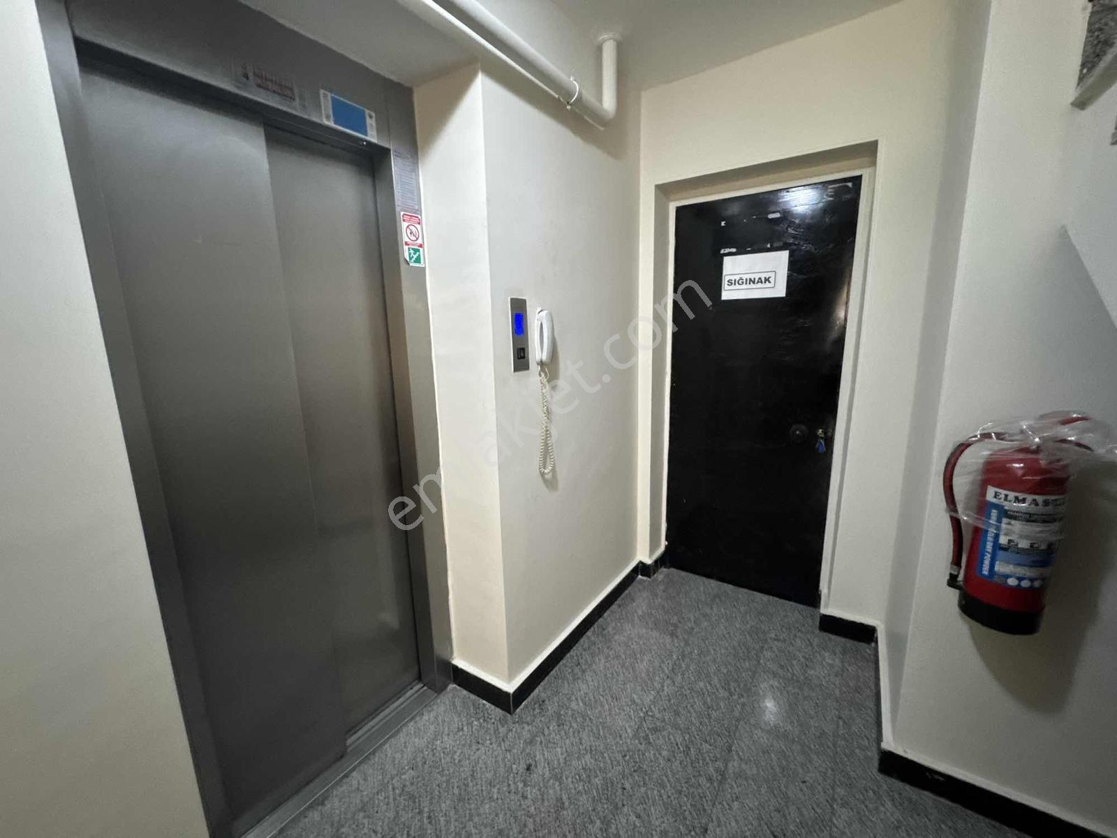 Menderes Coldwell Banker'dan Merkezi Konum Site İçi 2+1 — fotoğraf 5