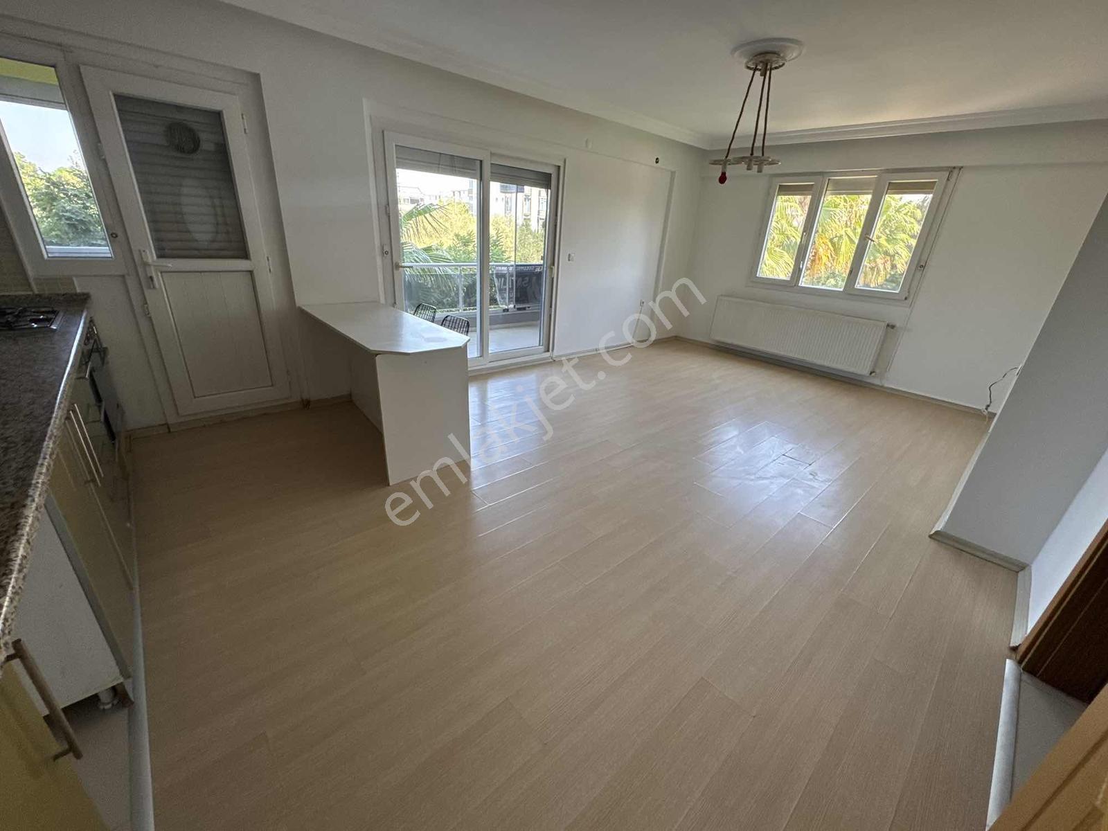 Menderes Coldwell Banker'dan Merkezi Konum Site İçi 2+1 — fotoğraf 12