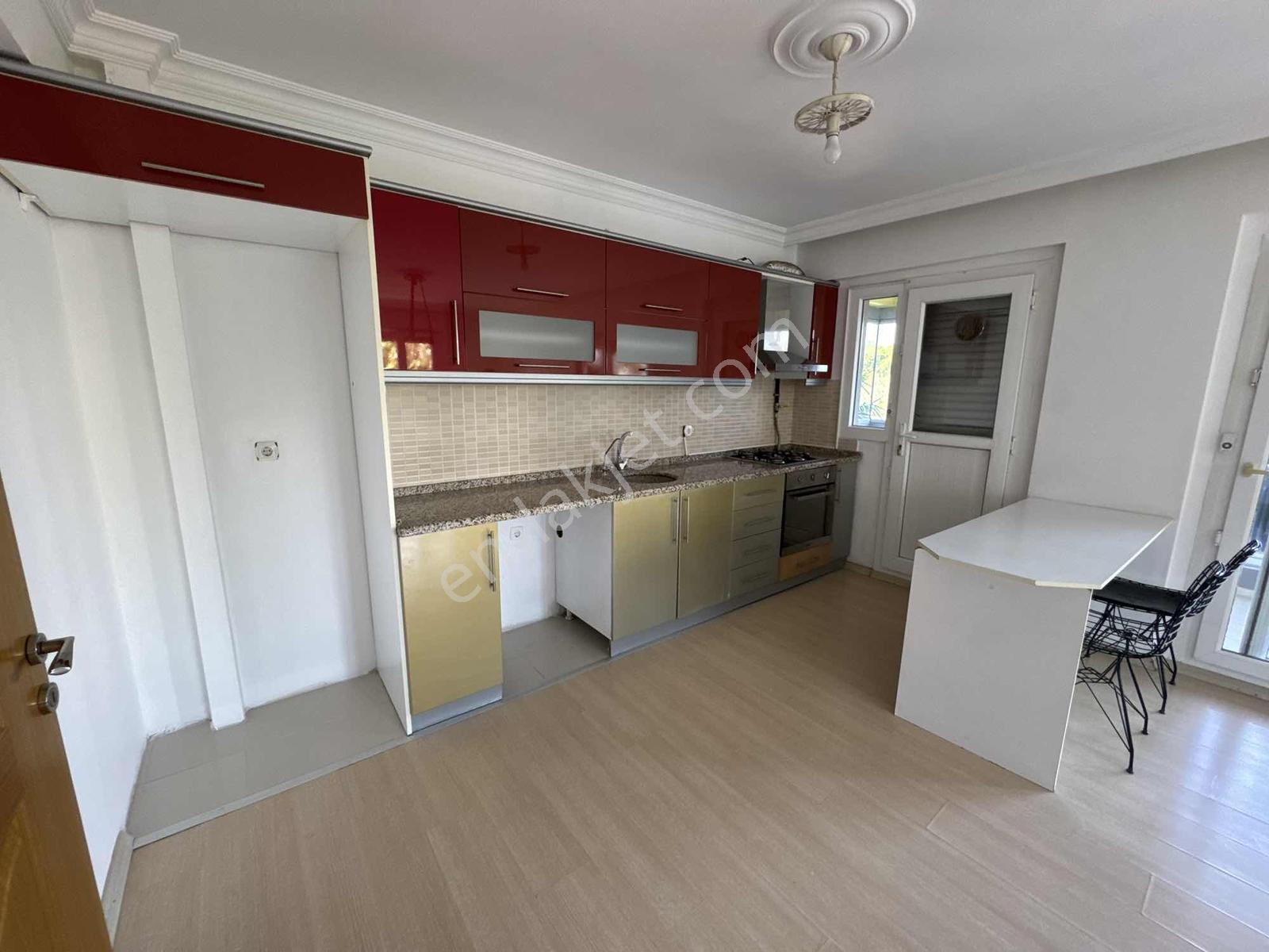 Menderes Coldwell Banker'dan Merkezi Konum Site İçi 2+1 — fotoğraf 22