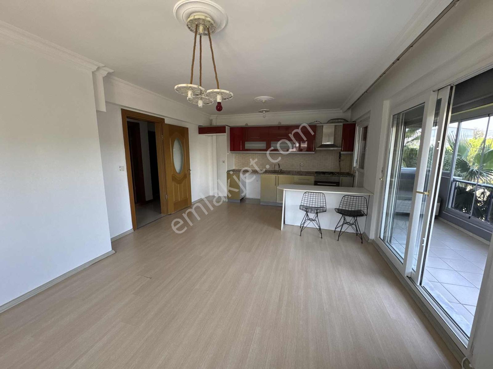 Menderes Coldwell Banker'dan Merkezi Konum Site İçi 2+1 — fotoğraf 23