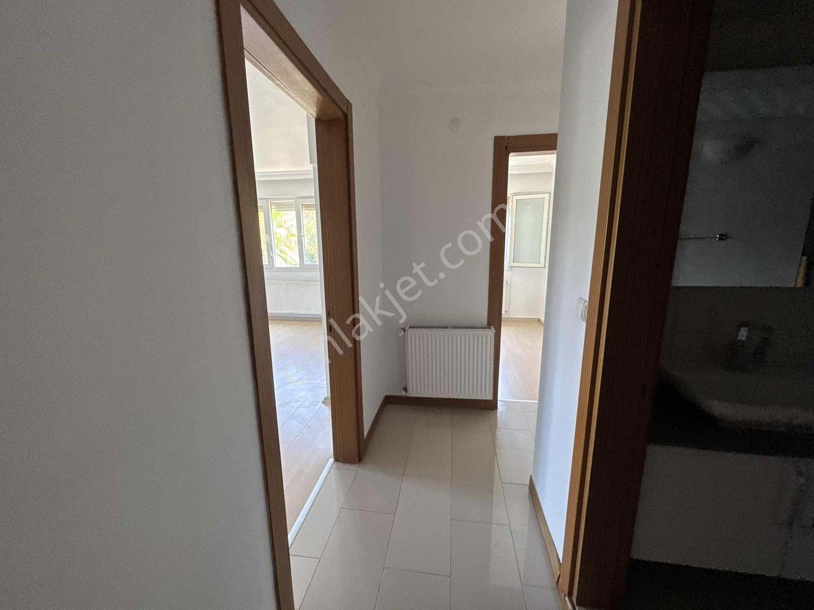 Menderes Coldwell Banker'dan Merkezi Konum Site İçi 2+1 — fotoğraf 29