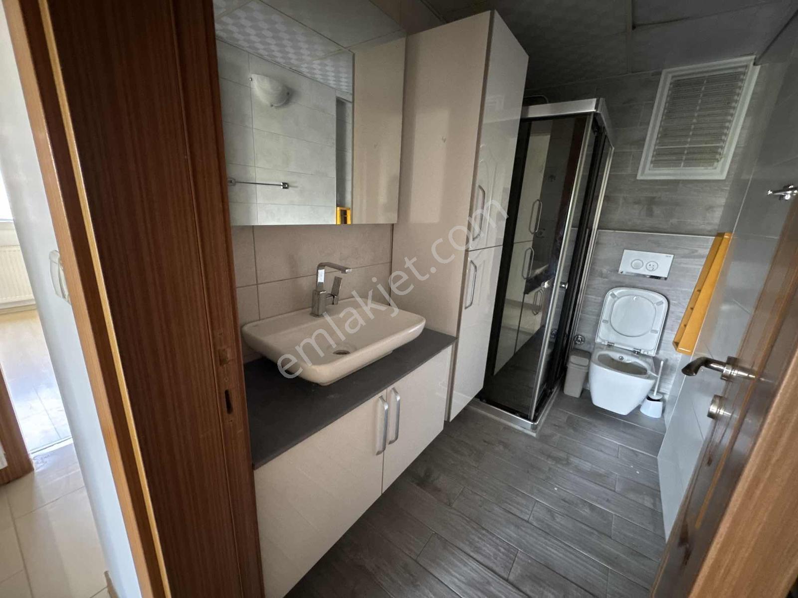 Menderes Coldwell Banker'dan Merkezi Konum Site İçi 2+1 — fotoğraf 30