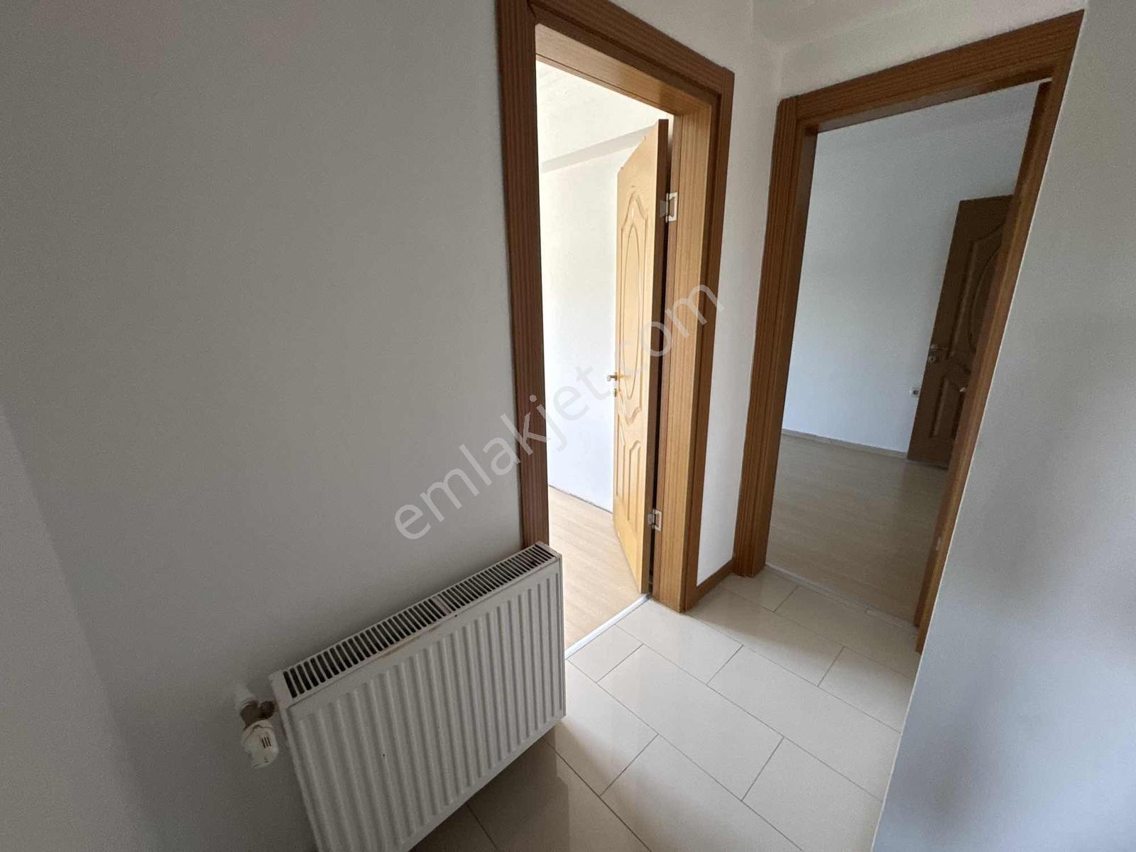 Menderes Coldwell Banker'dan Merkezi Konum Site İçi 2+1 — fotoğraf 31