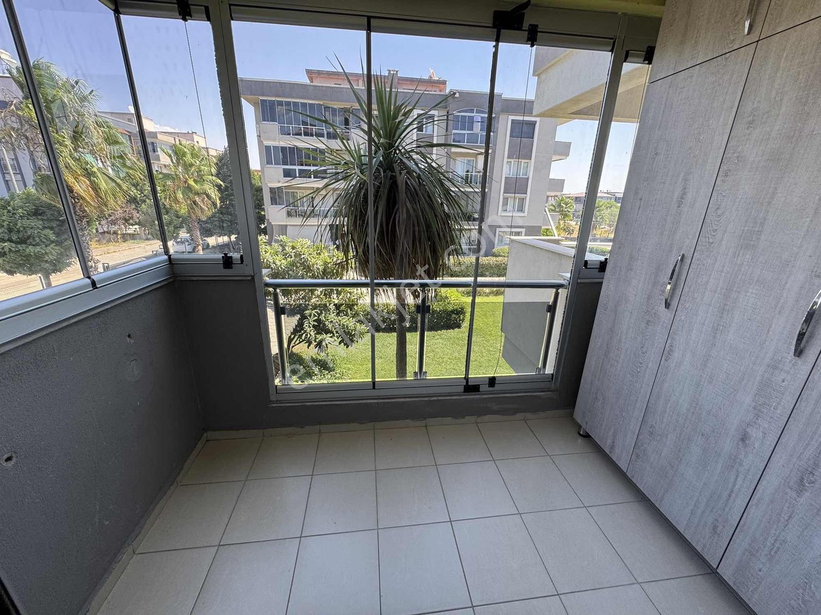 Menderes Coldwell Banker'dan Merkezi Konum Site İçi 2+1 — fotoğraf 34