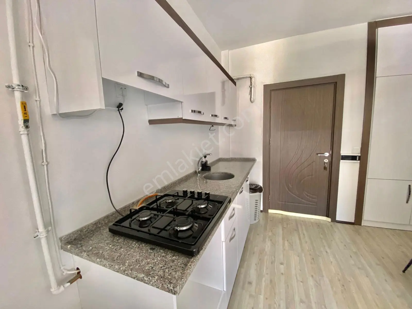 Remax Model Bağbaşı Ana Yola Yakın 1+1 Full Eşyalı Satılık Apart — fotoğraf 3