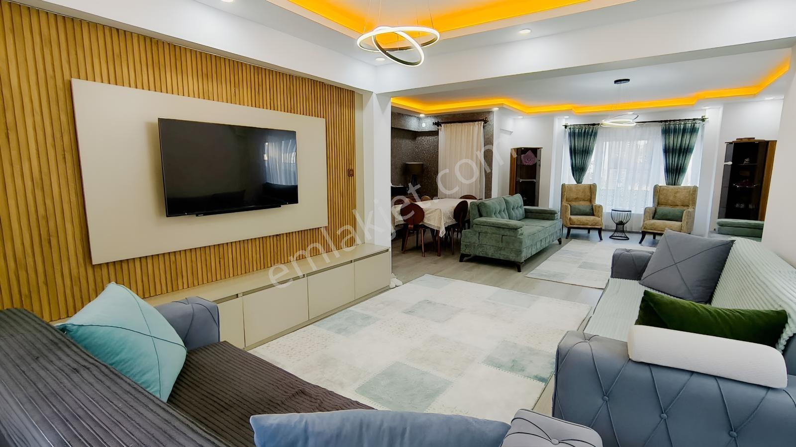 Yenimahalle Ata Mahallesinde Ful Yapılı 5+2 Satılık Villa. — fotoğraf 3