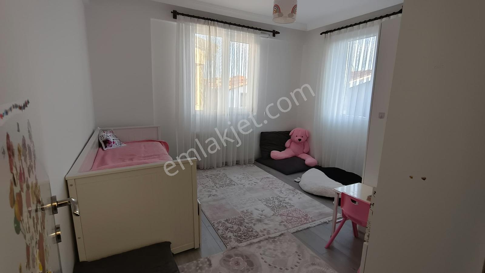 Yenimahalle Ata Mahallesinde Ful Yapılı 5+2 Satılık Villa. — fotoğraf 13