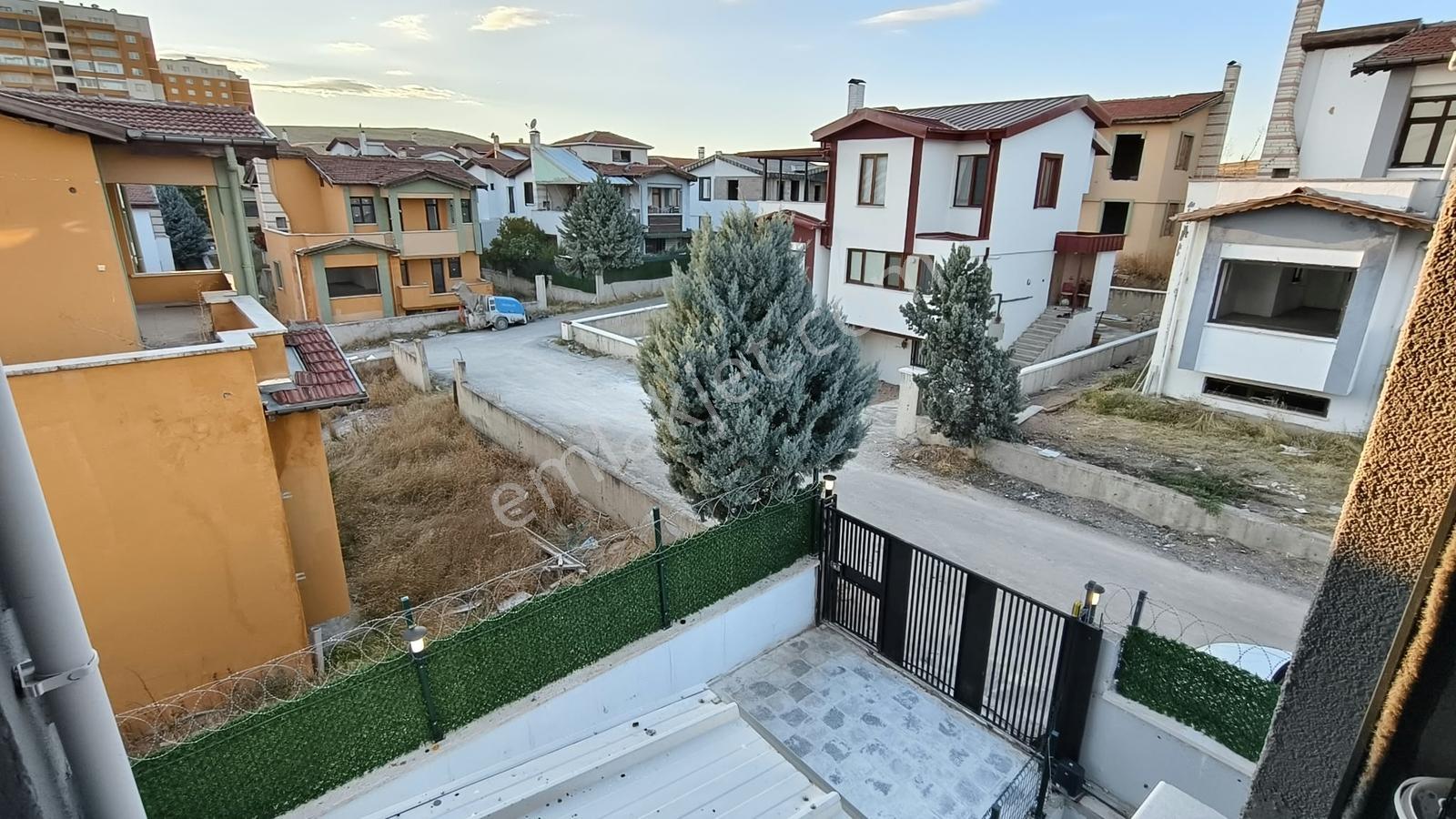 Yenimahalle Ata Mahallesinde Ful Yapılı 5+2 Satılık Villa. — fotoğraf 21