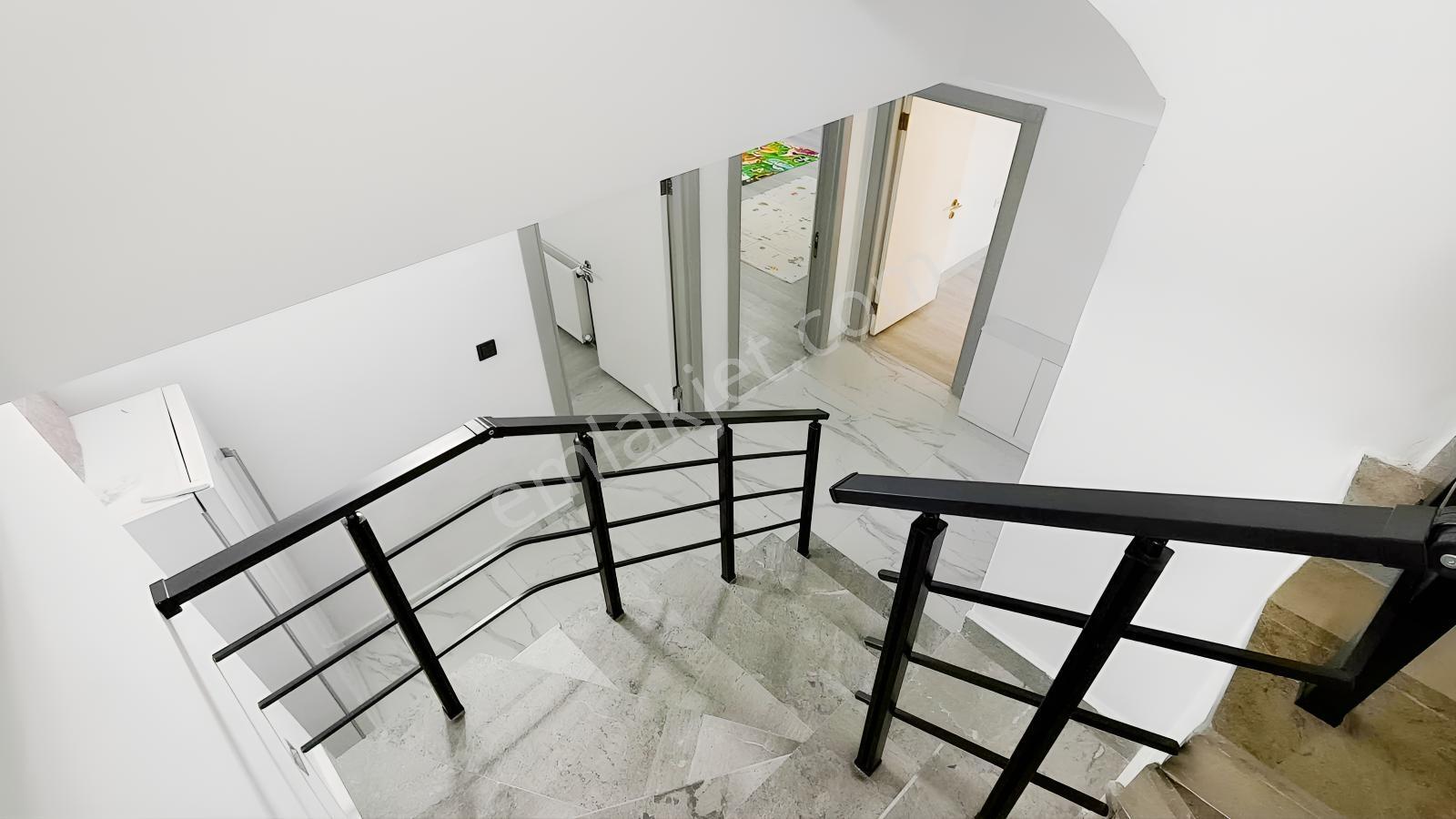 Yenimahalle Ata Mahallesinde Ful Yapılı 5+2 Satılık Villa. — fotoğraf 23