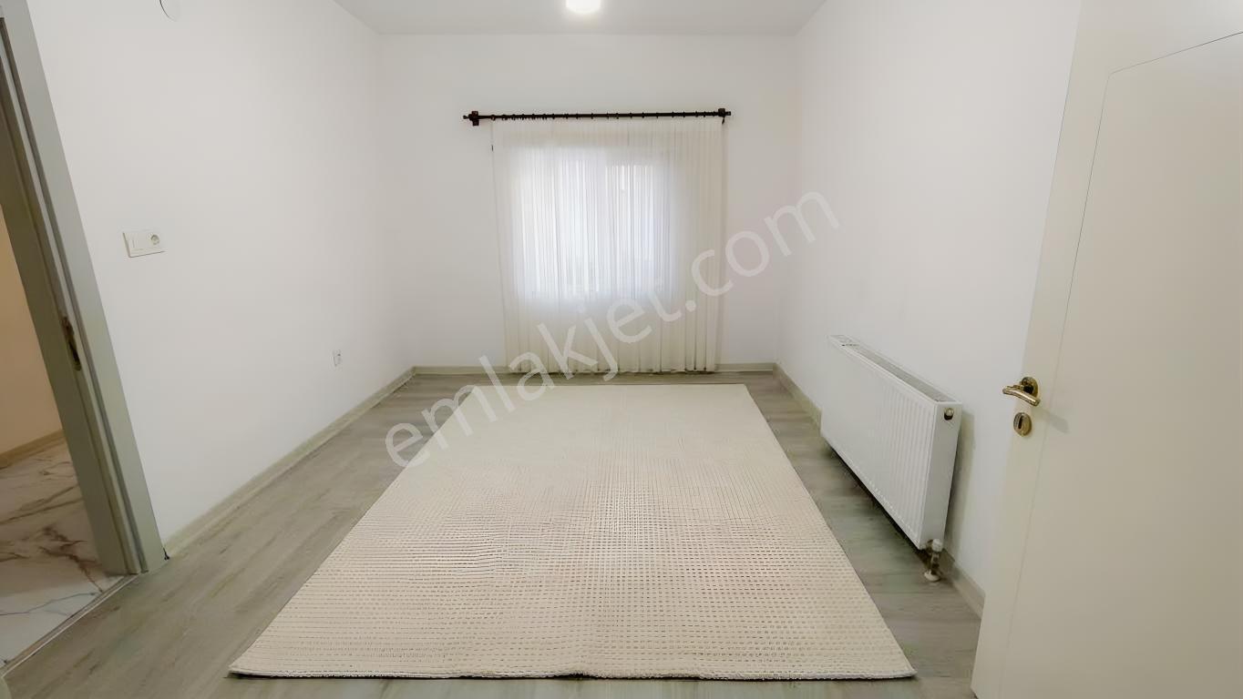 Yenimahalle Ata Mahallesinde Ful Yapılı 5+2 Satılık Villa. — fotoğraf 30