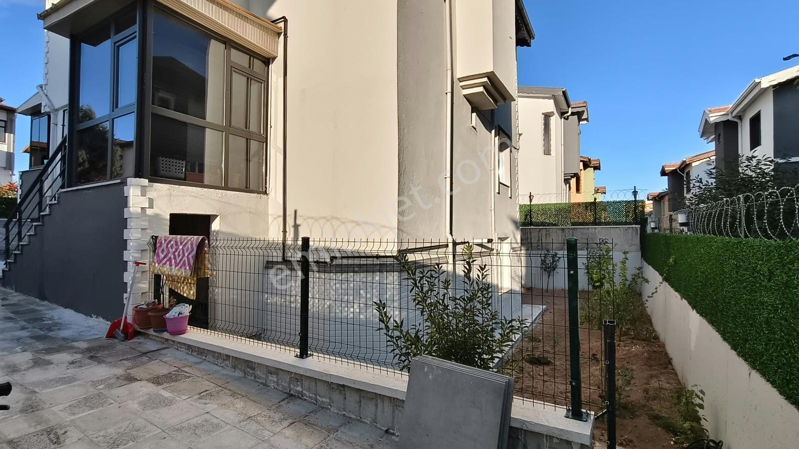Yenimahalle Ata Mahallesinde Ful Yapılı 5+2 Satılık Villa. — fotoğraf 34