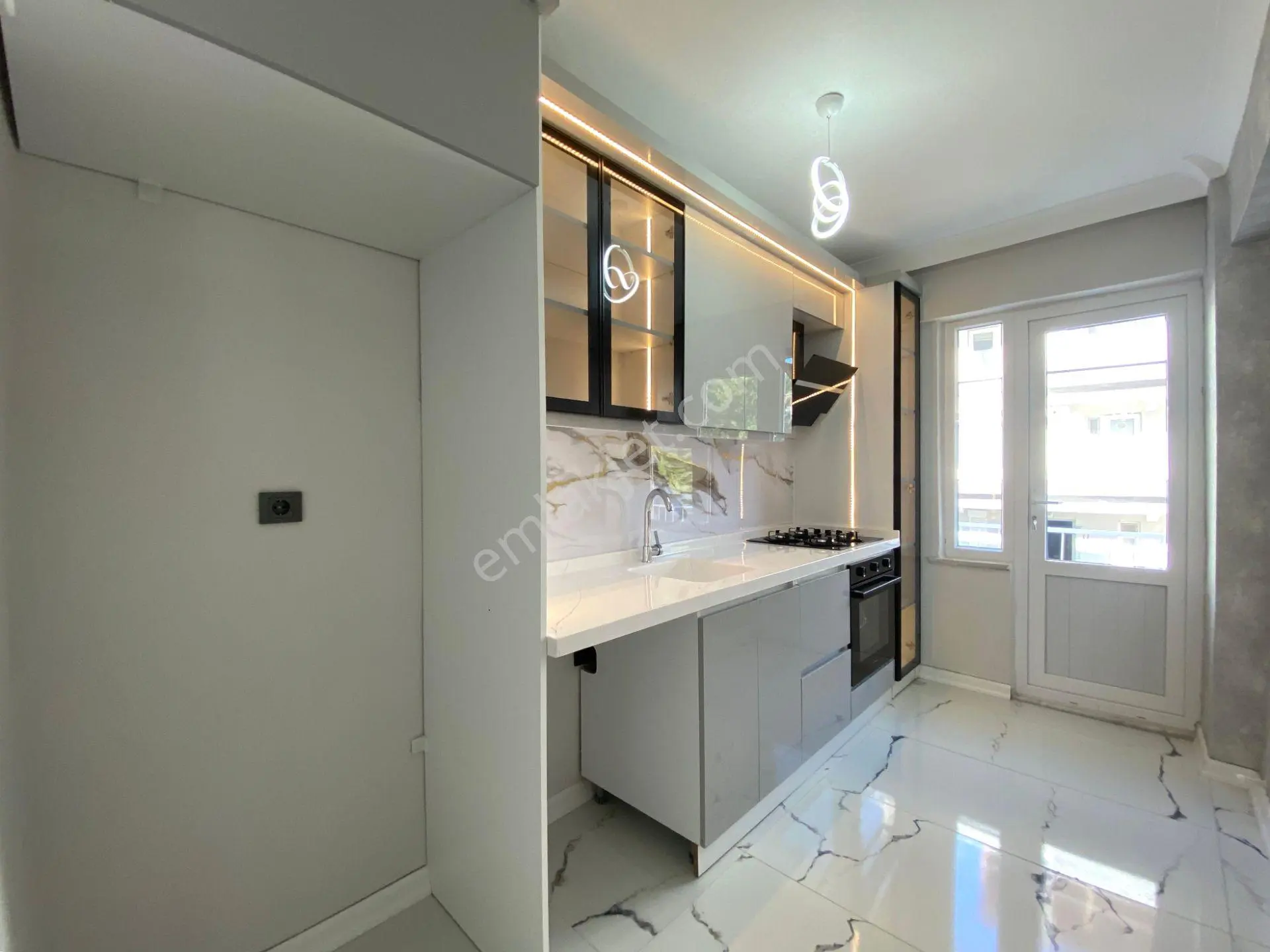Gümüşden Akçayda Ön Cephe Arakat Masrafsız Denize 400M 2+1 Daire