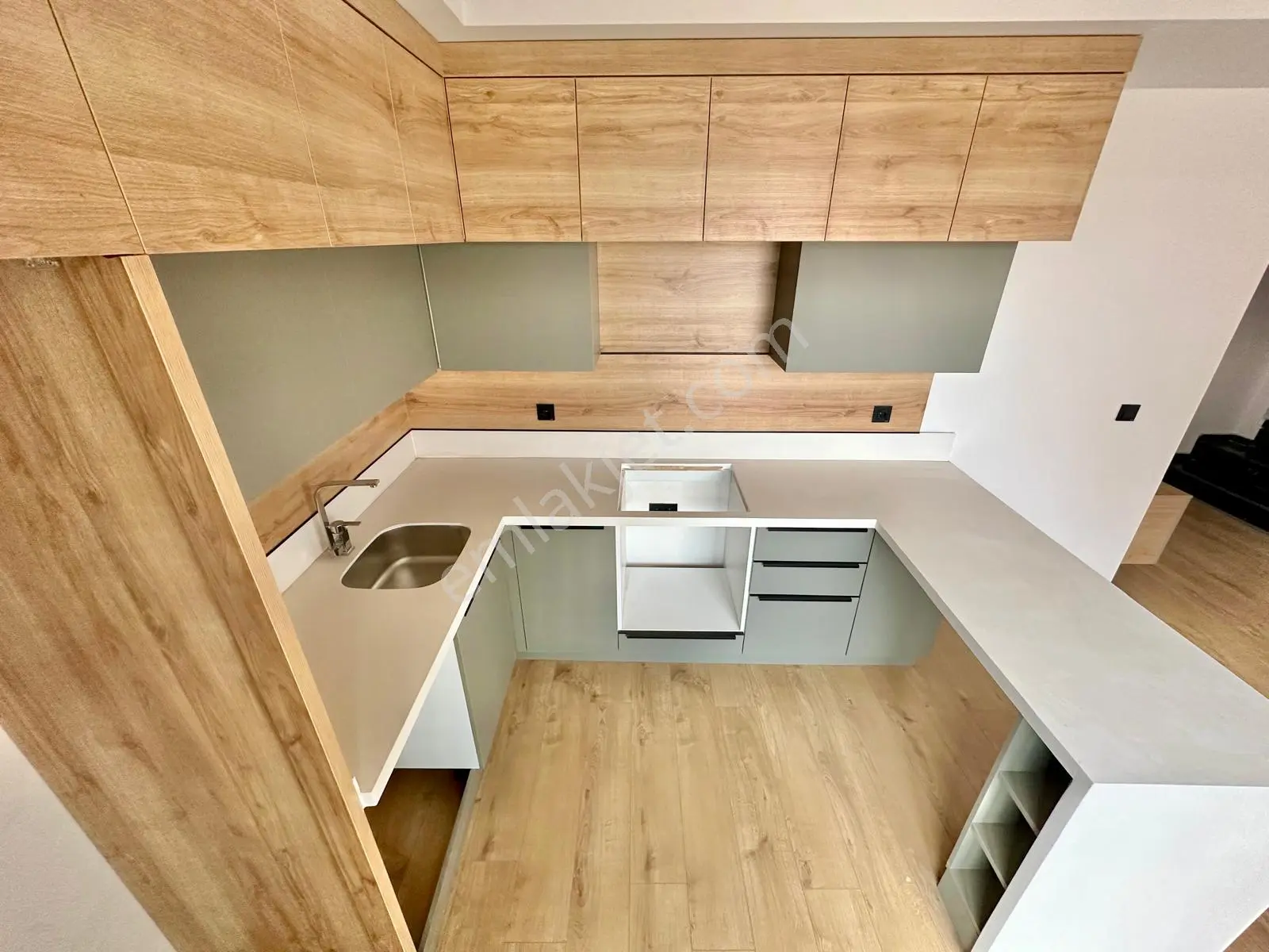 ꧁akçay Ay Emlak'tan꧂ Çift Asansörlü Denize Yakın Ada Mutfaklı Satılık 2+1 Dublex Daire — fotoğraf 8