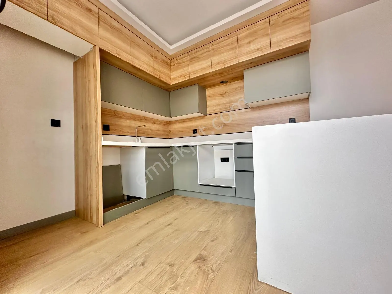 ꧁akçay Ay Emlak'tan꧂ Çift Asansörlü Denize Yakın Ada Mutfaklı Satılık 2+1 Dublex Daire — fotoğraf 9