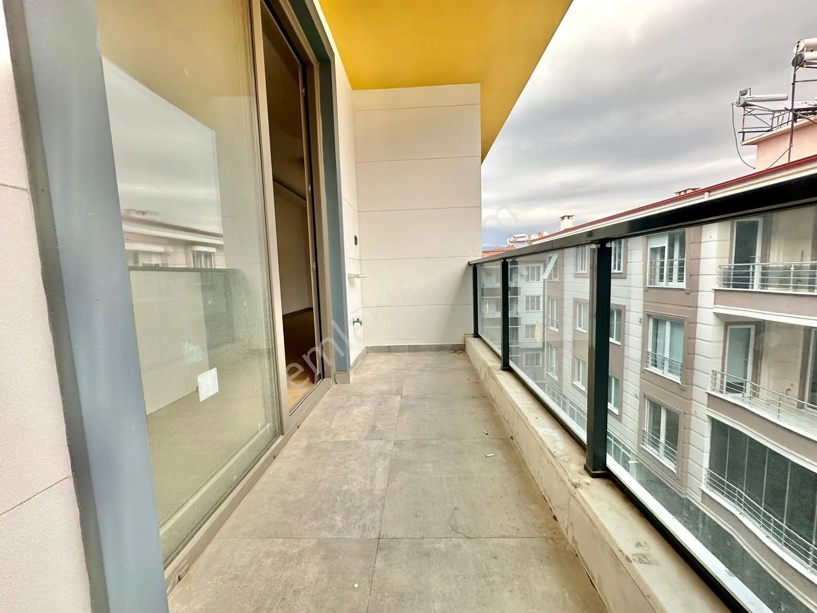 ꧁akçay Ay Emlak'tan꧂ Çift Asansörlü Denize Yakın Ada Mutfaklı Satılık 2+1 Dublex Daire — fotoğraf 13