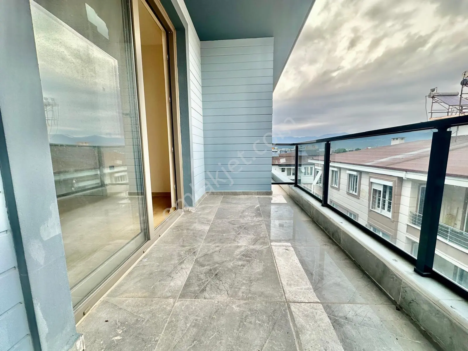 ꧁akçay Ay Emlak'tan꧂ Çift Asansörlü Denize Yakın Ada Mutfaklı Satılık 2+1 Dublex Daire — fotoğraf 15