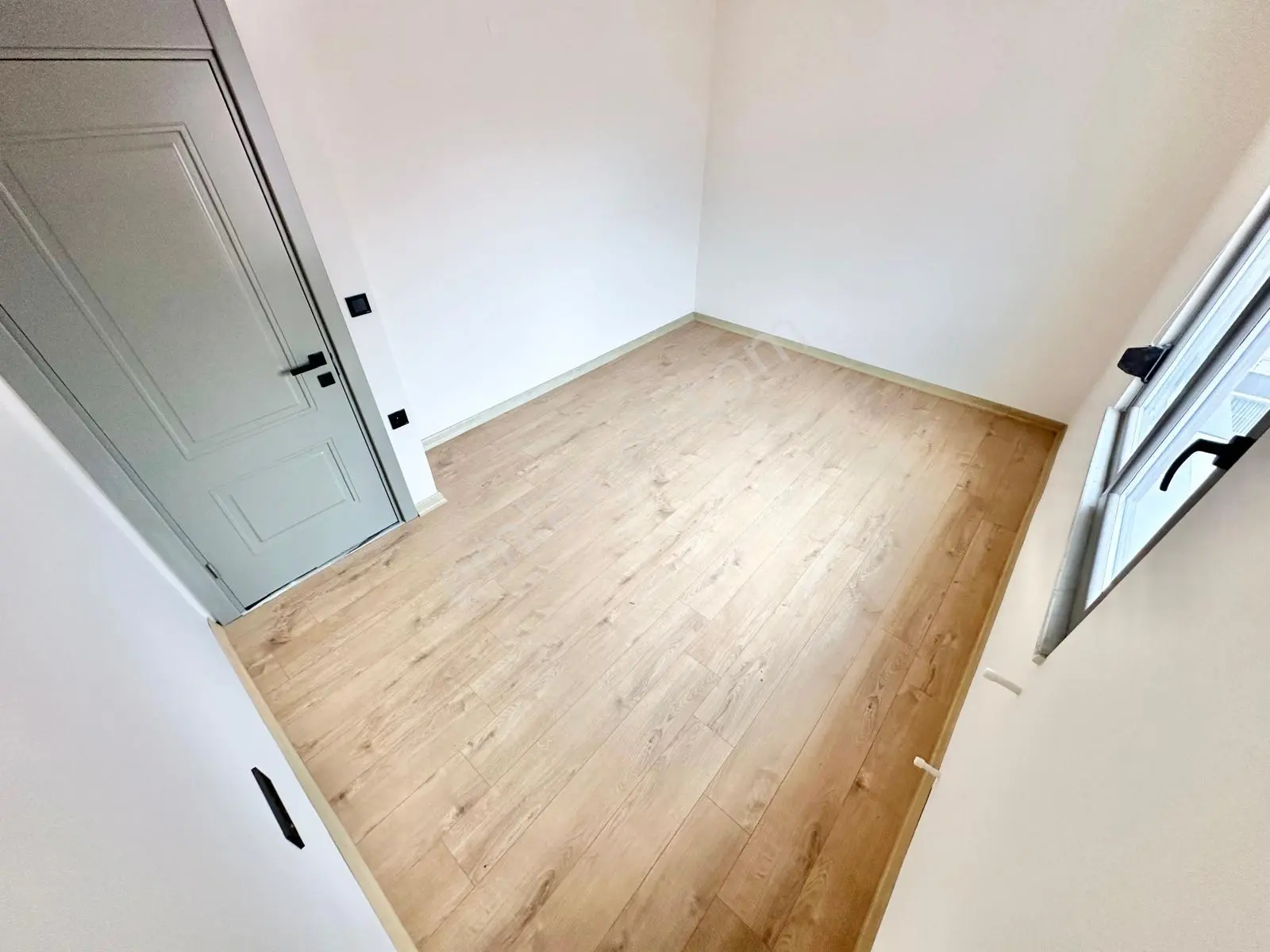 ꧁akçay Ay Emlak'tan꧂ Çift Asansörlü Denize Yakın Ada Mutfaklı Satılık 2+1 Dublex Daire — fotoğraf 24