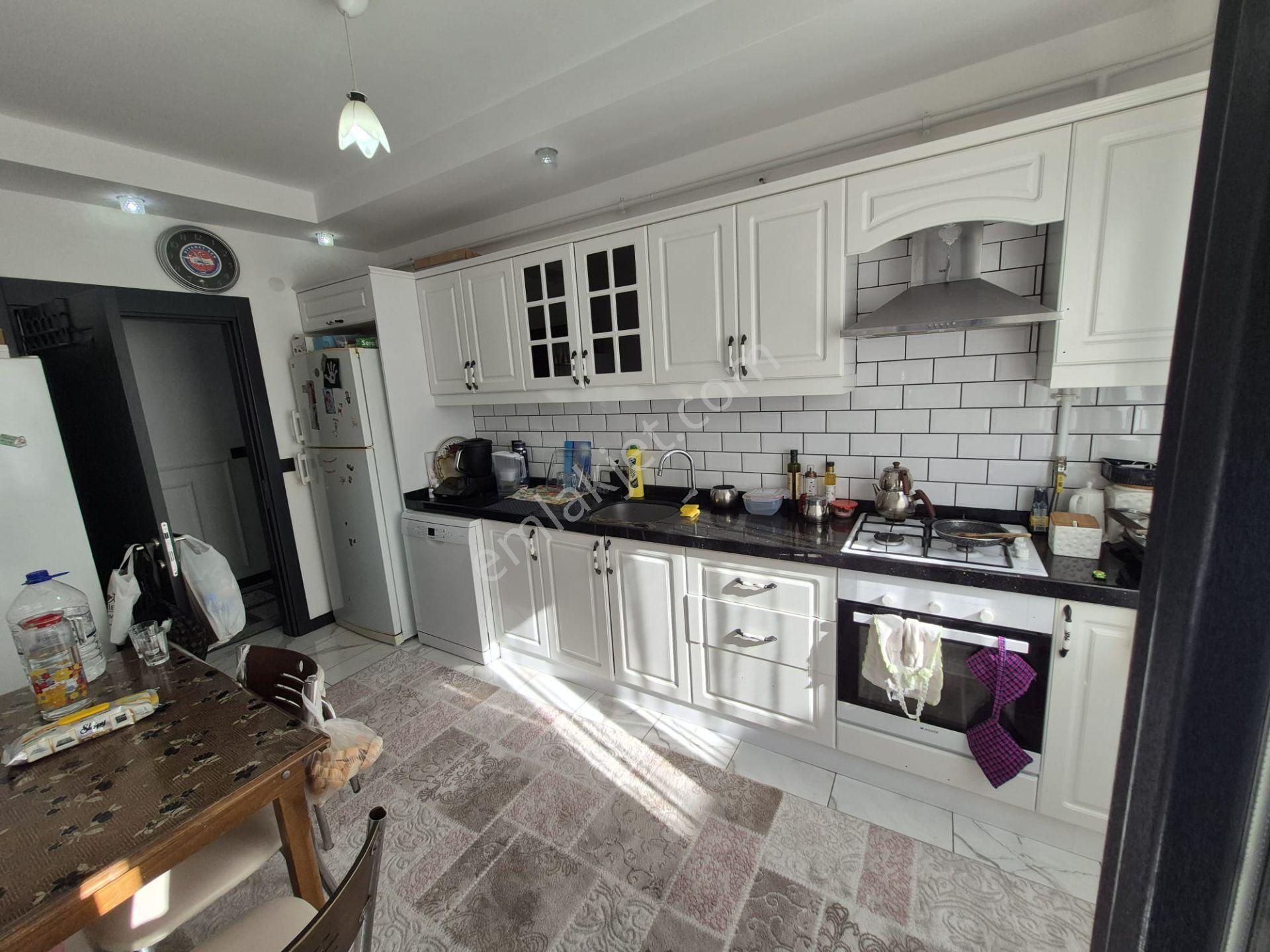 B&u Gayrimenkul'den İstasyon'da Whıte House Sitesinde Geniş 3+1 — fotoğraf 17