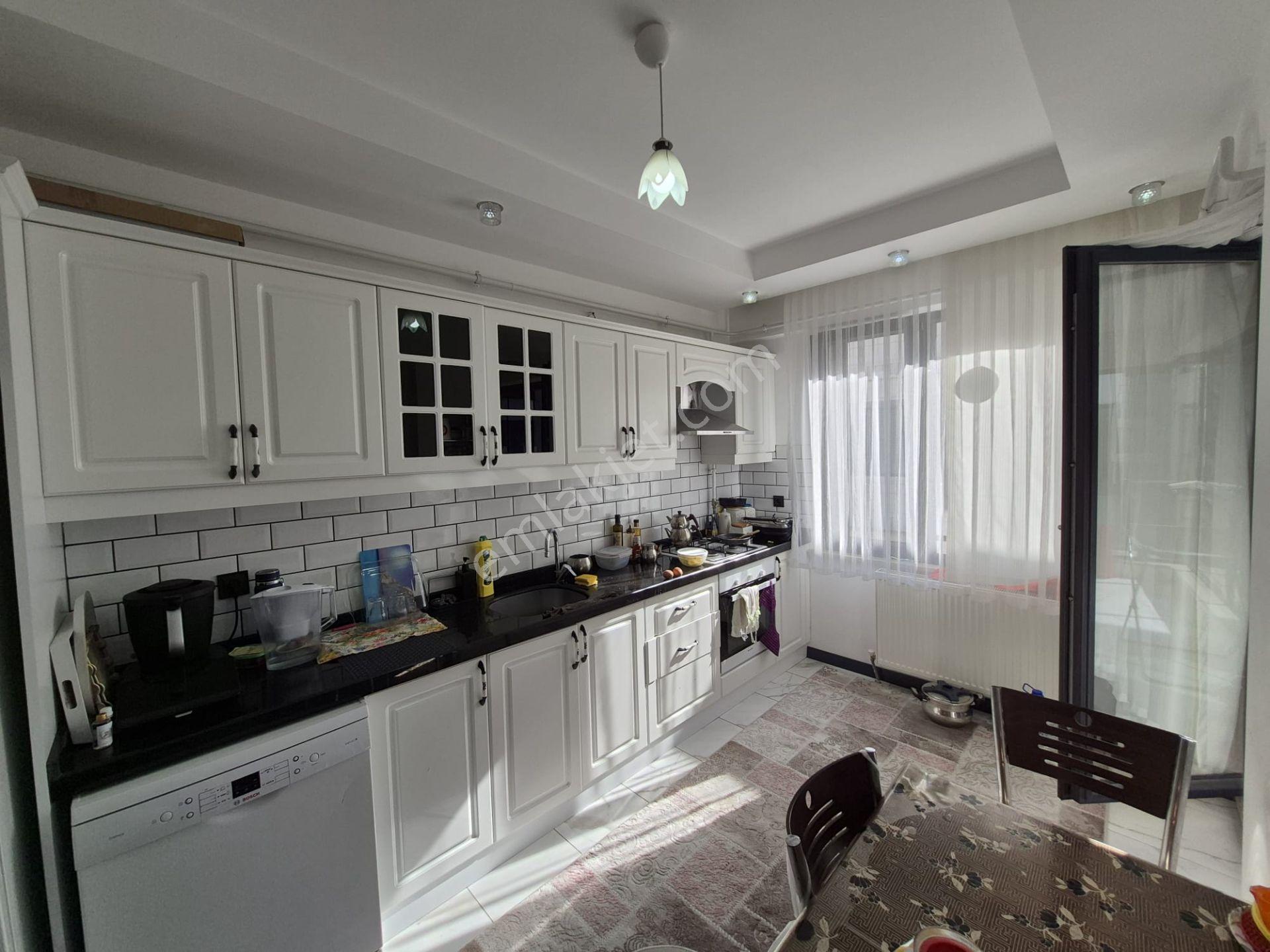 B&u Gayrimenkul'den İstasyon'da Whıte House Sitesinde Geniş 3+1 — fotoğraf 19