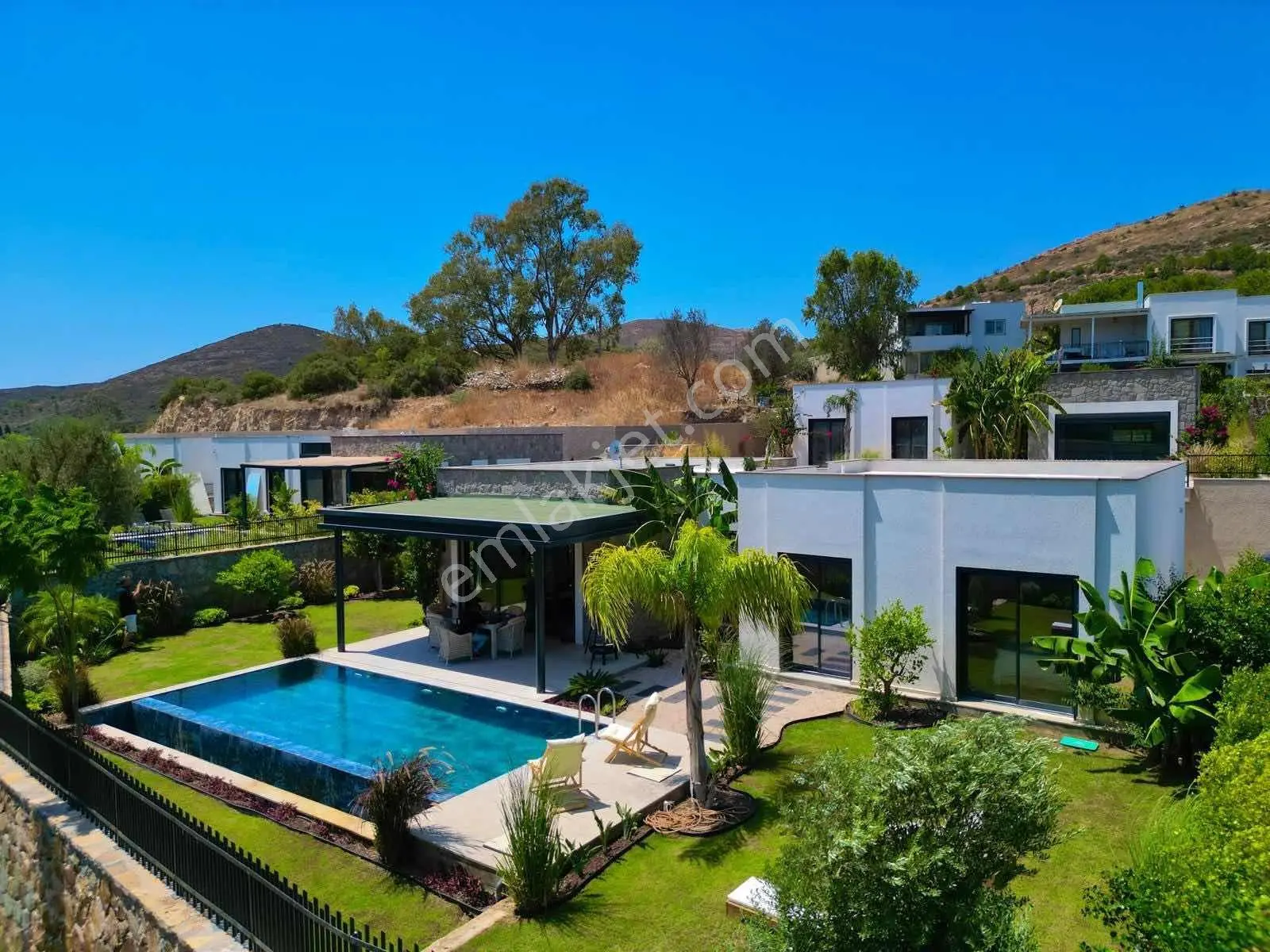 Gümüşlük Dereköy Doğa İle İç İçe 3+1 Tek Katlı Havuzlu Villa — fotoğraf 2