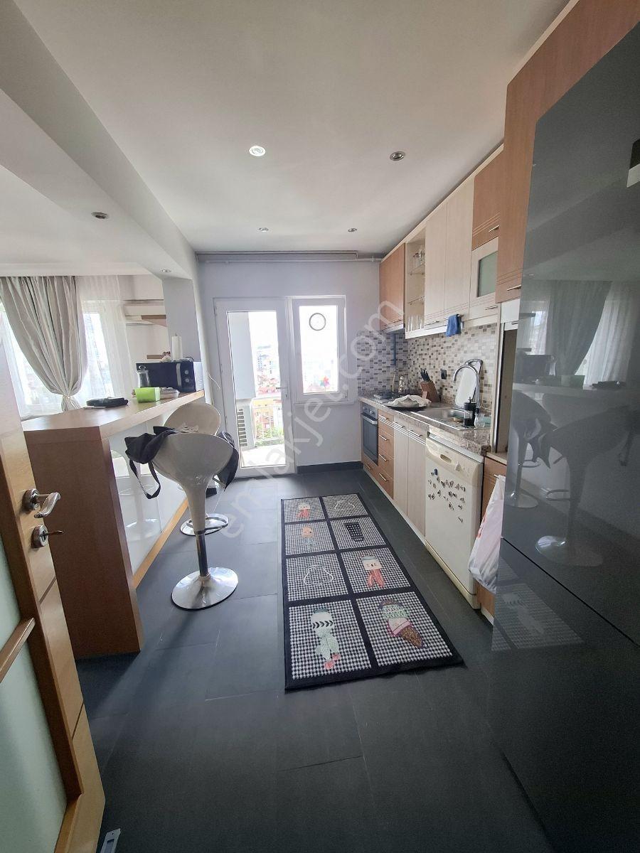 Ümraniye Çamlık Site İçi Yüksek Kat İçi Yenilenmiş — fotoğraf 4