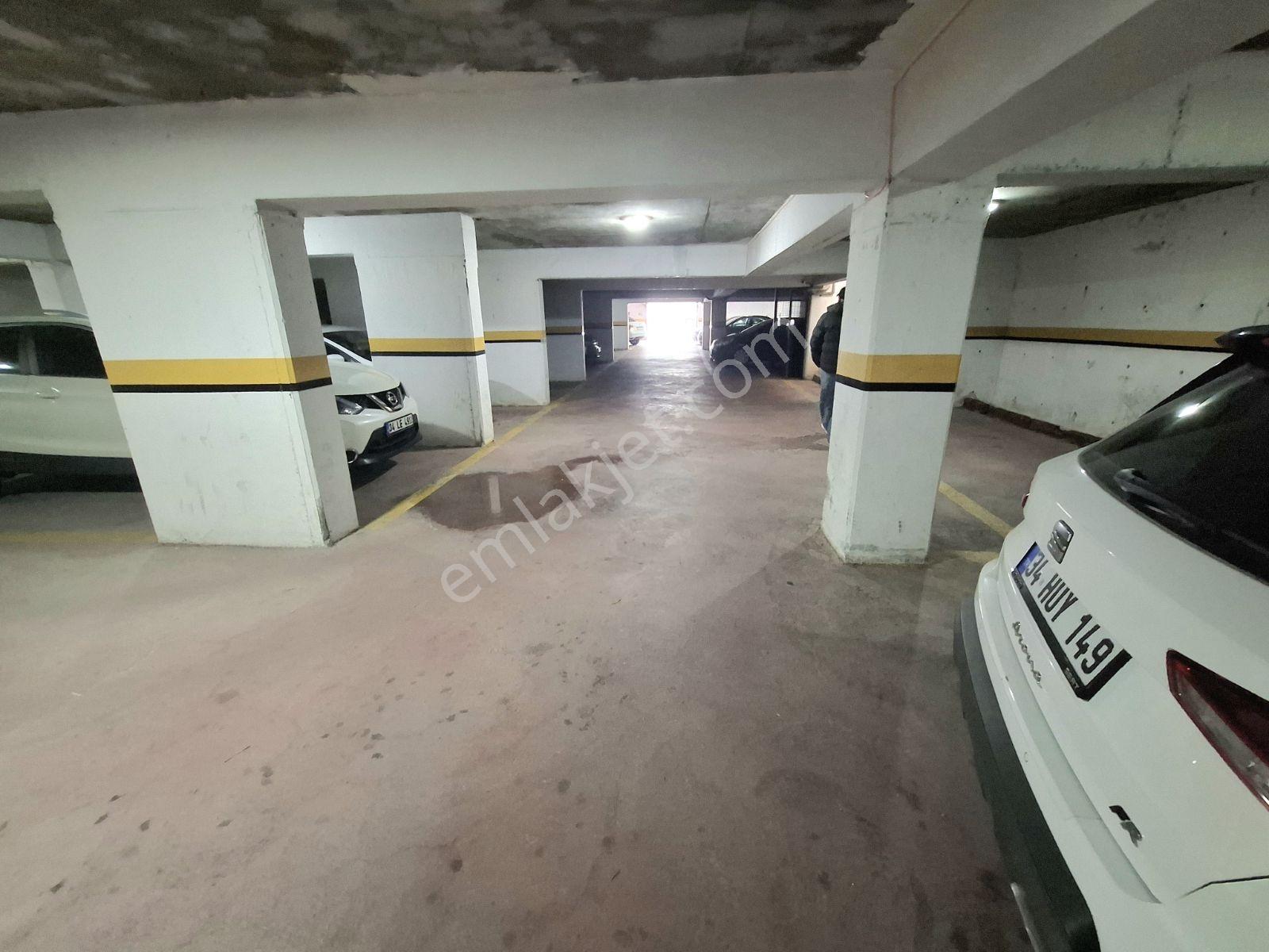 Ümraniye Çamlık Site İçi Yüksek Kat İçi Yenilenmiş — fotoğraf 32