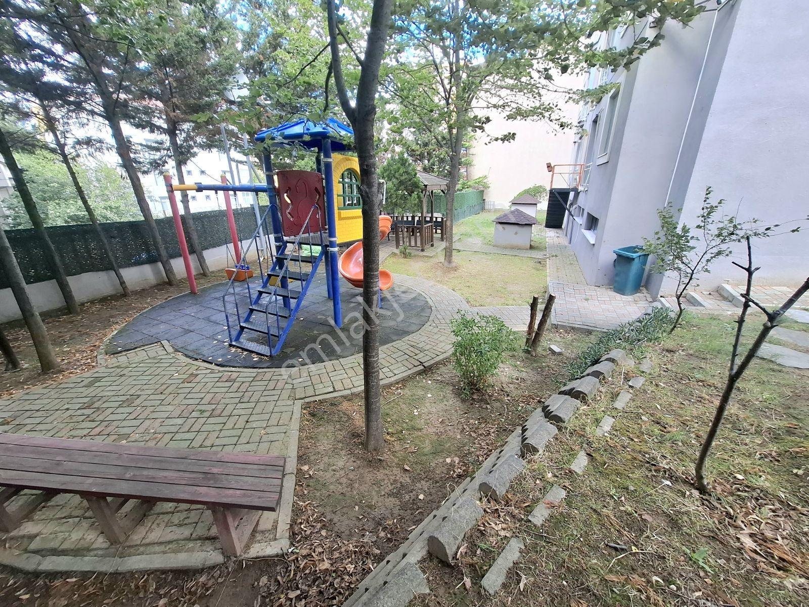 Ümraniye Çamlık Site İçi Yüksek Kat İçi Yenilenmiş — fotoğraf 33