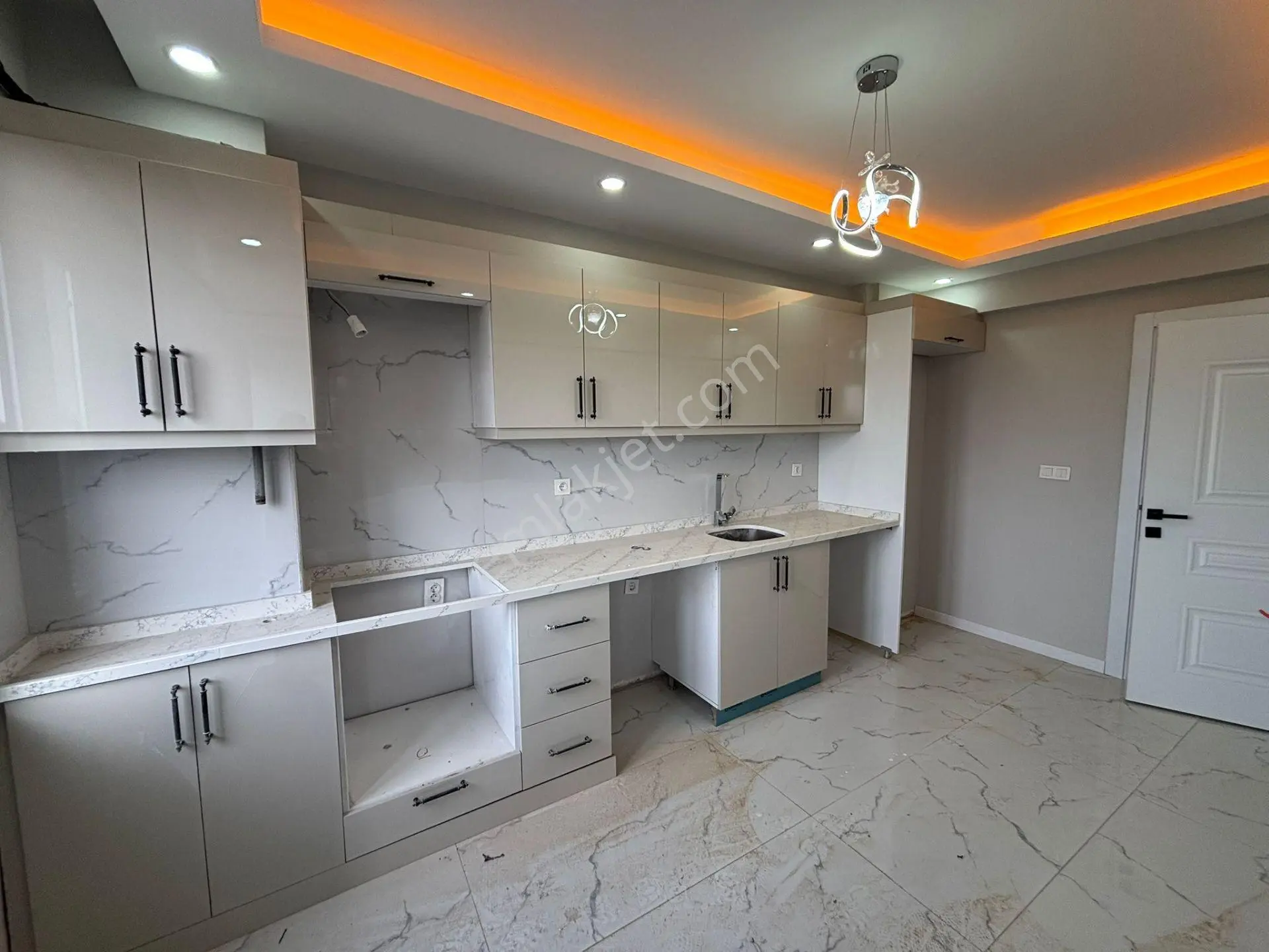 **eryıldız İnşaat'tan**devlet Hastanesi Yanı İskanlı K.otoparklı Lüks 2+1 %80 Kredli İmkanı — fotoğraf 12