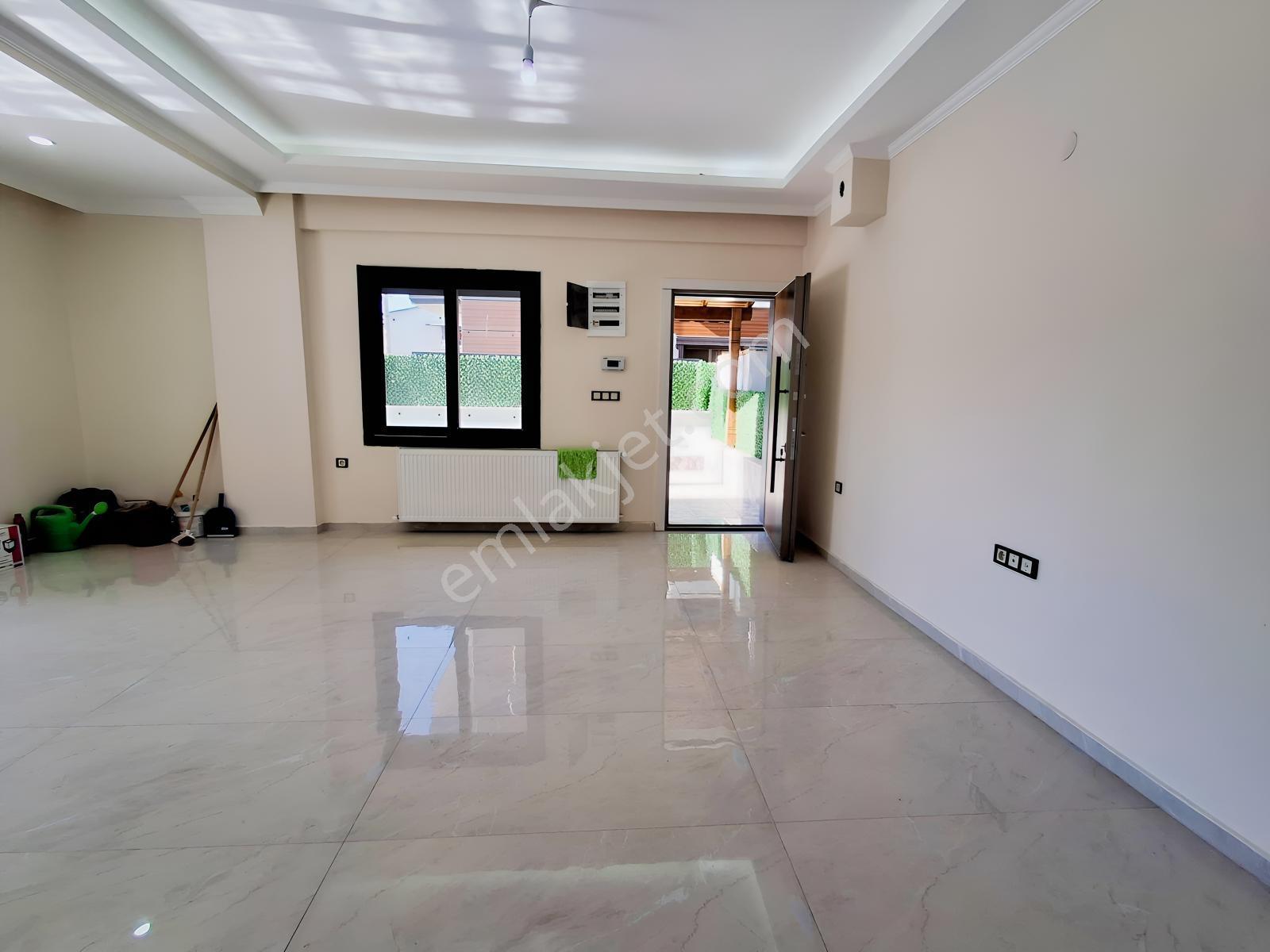 Bal Gayrimenkulden Gölcüklerde Geniş Bahçeli 3+1 Villa — fotoğraf 6