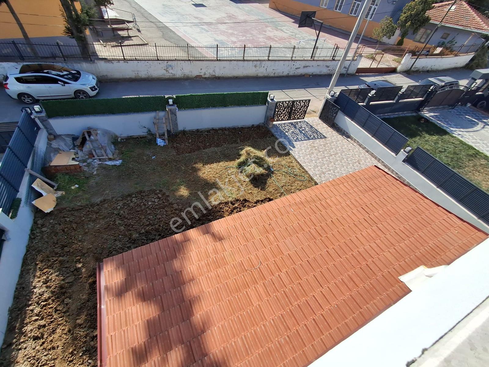 Bal Gayrimenkulden Gölcüklerde Geniş Bahçeli 3+1 Villa — fotoğraf 8