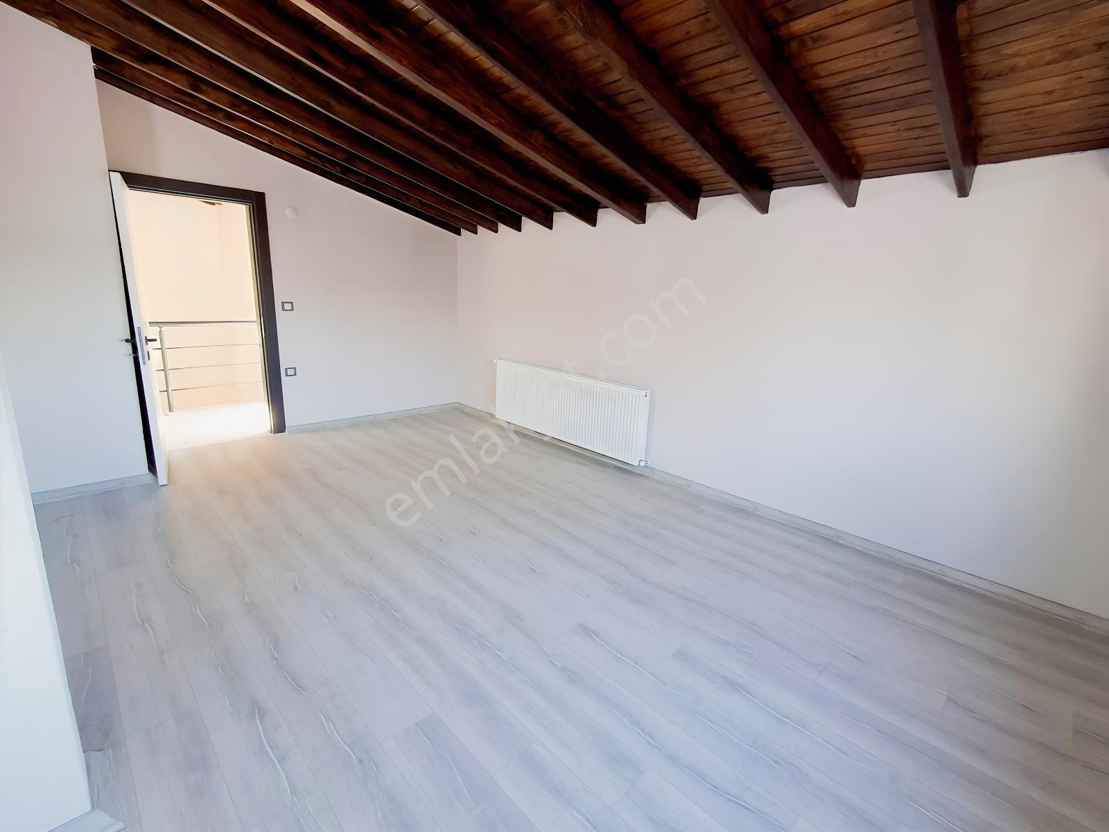 Bal Gayrimenkulden Gölcüklerde Geniş Bahçeli 3+1 Villa — fotoğraf 11