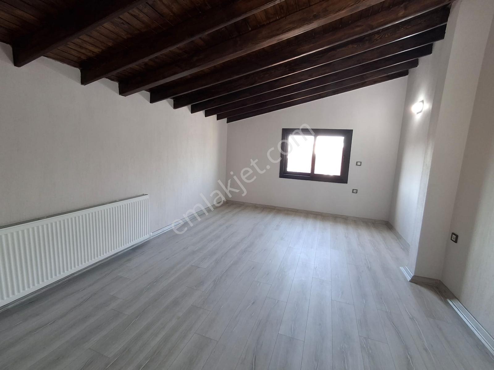 Bal Gayrimenkulden Gölcüklerde Geniş Bahçeli 3+1 Villa — fotoğraf 14